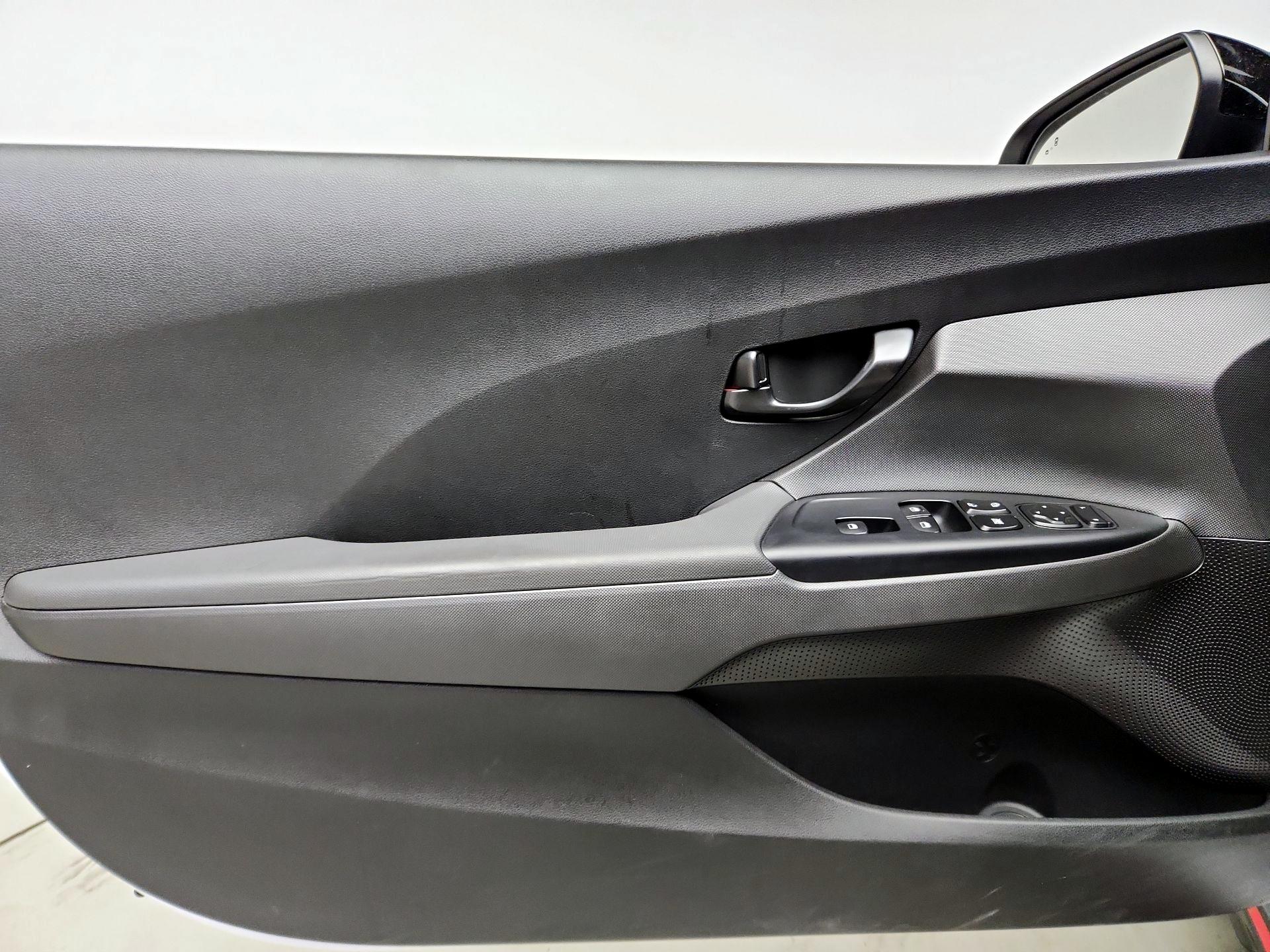 Thumbnail: 2022 Hyundai Veloster - 12