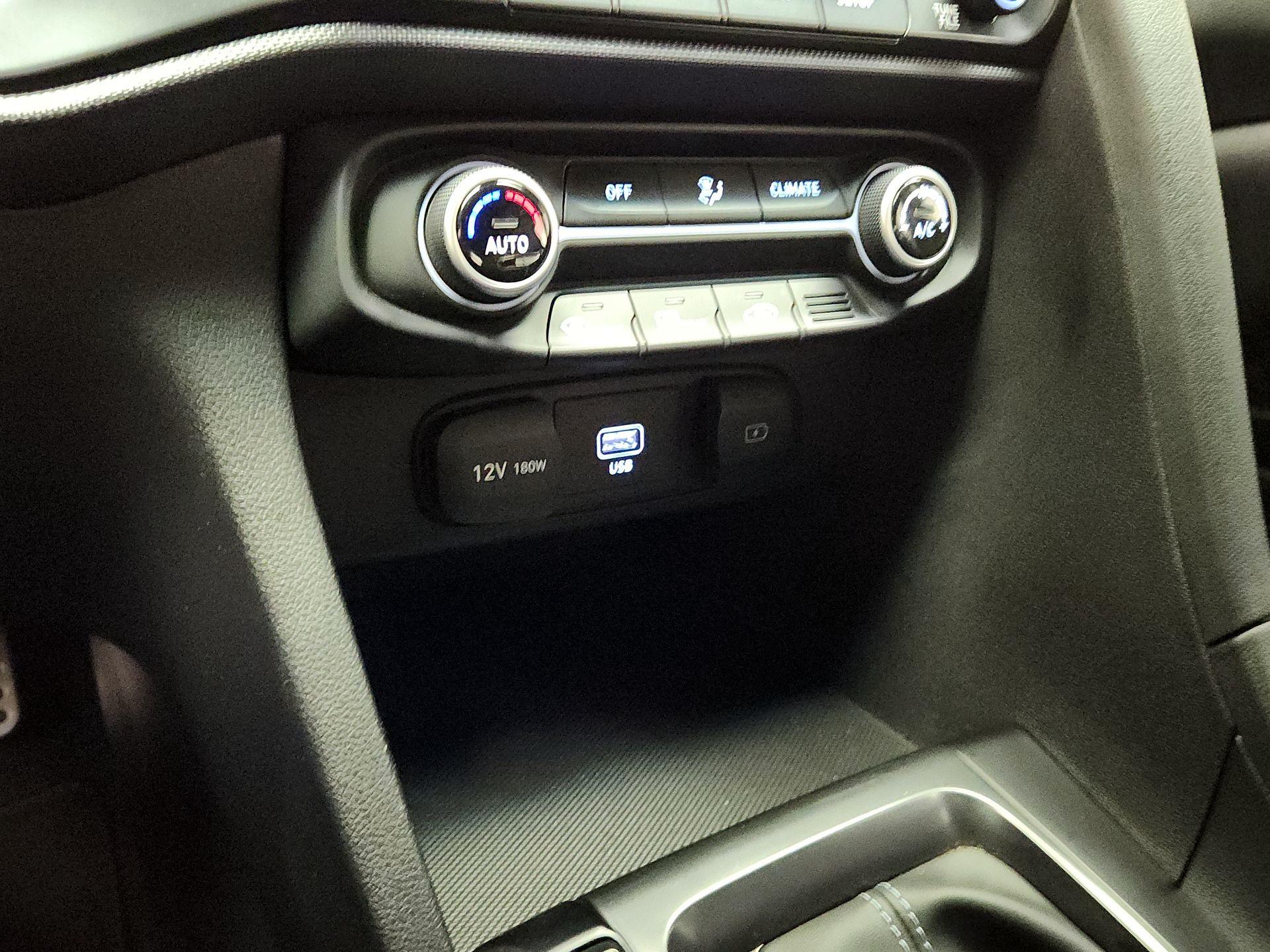 Thumbnail: 2022 Hyundai Veloster - 19