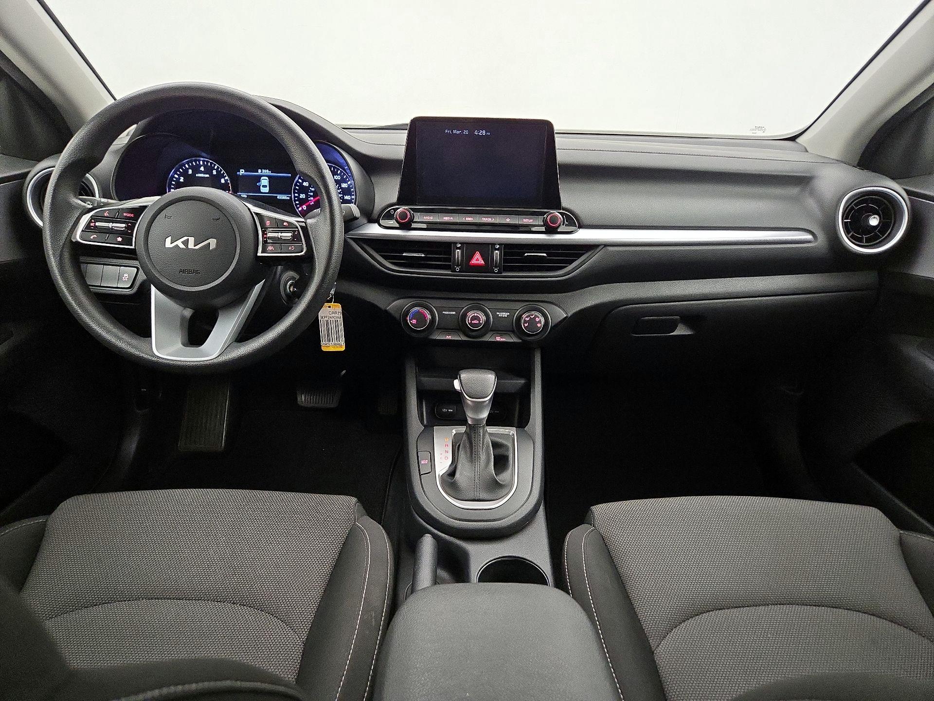 Thumbnail: 2022 Kia Forte - 9