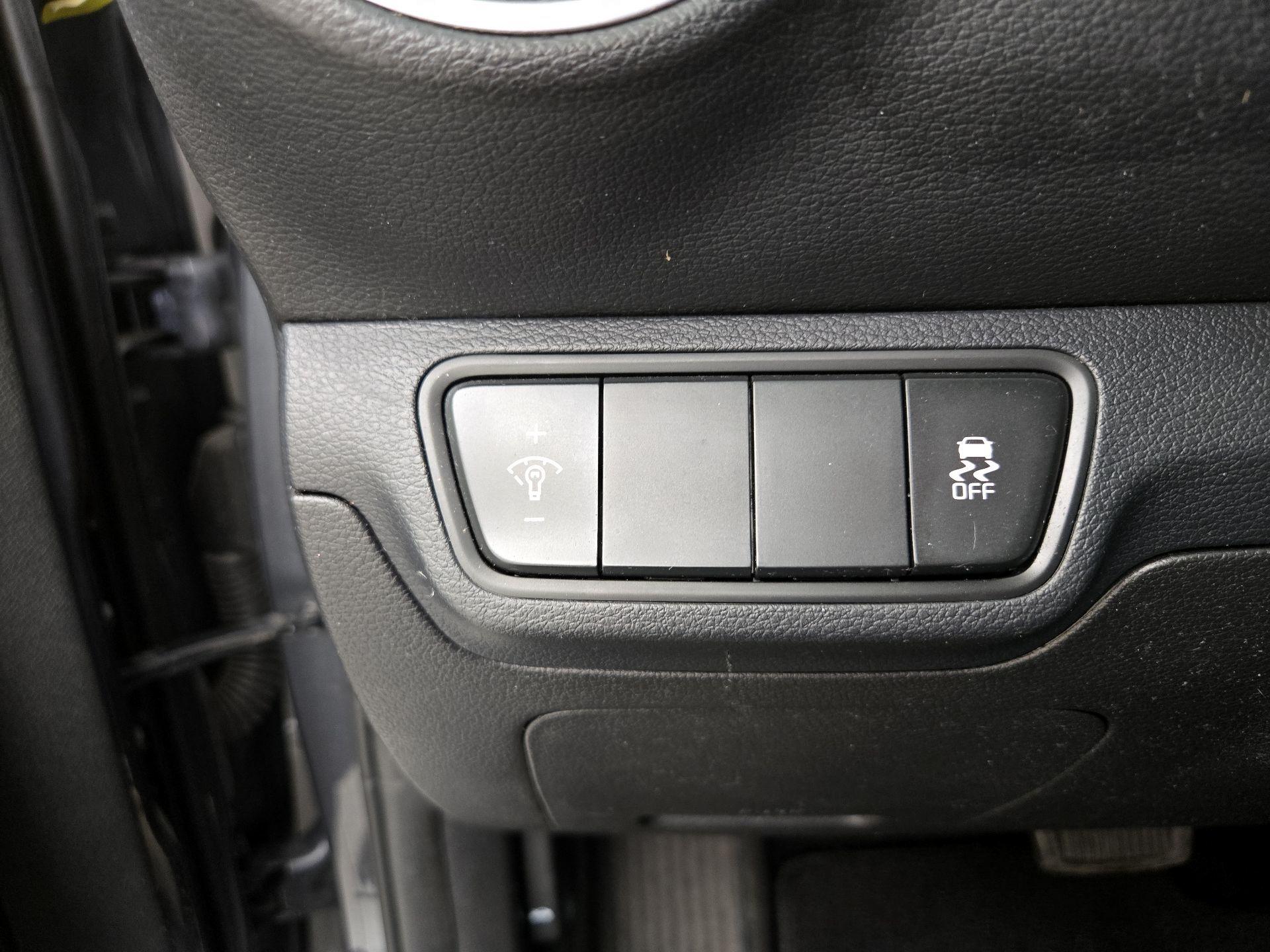 Thumbnail: 2022 Kia Forte - 13