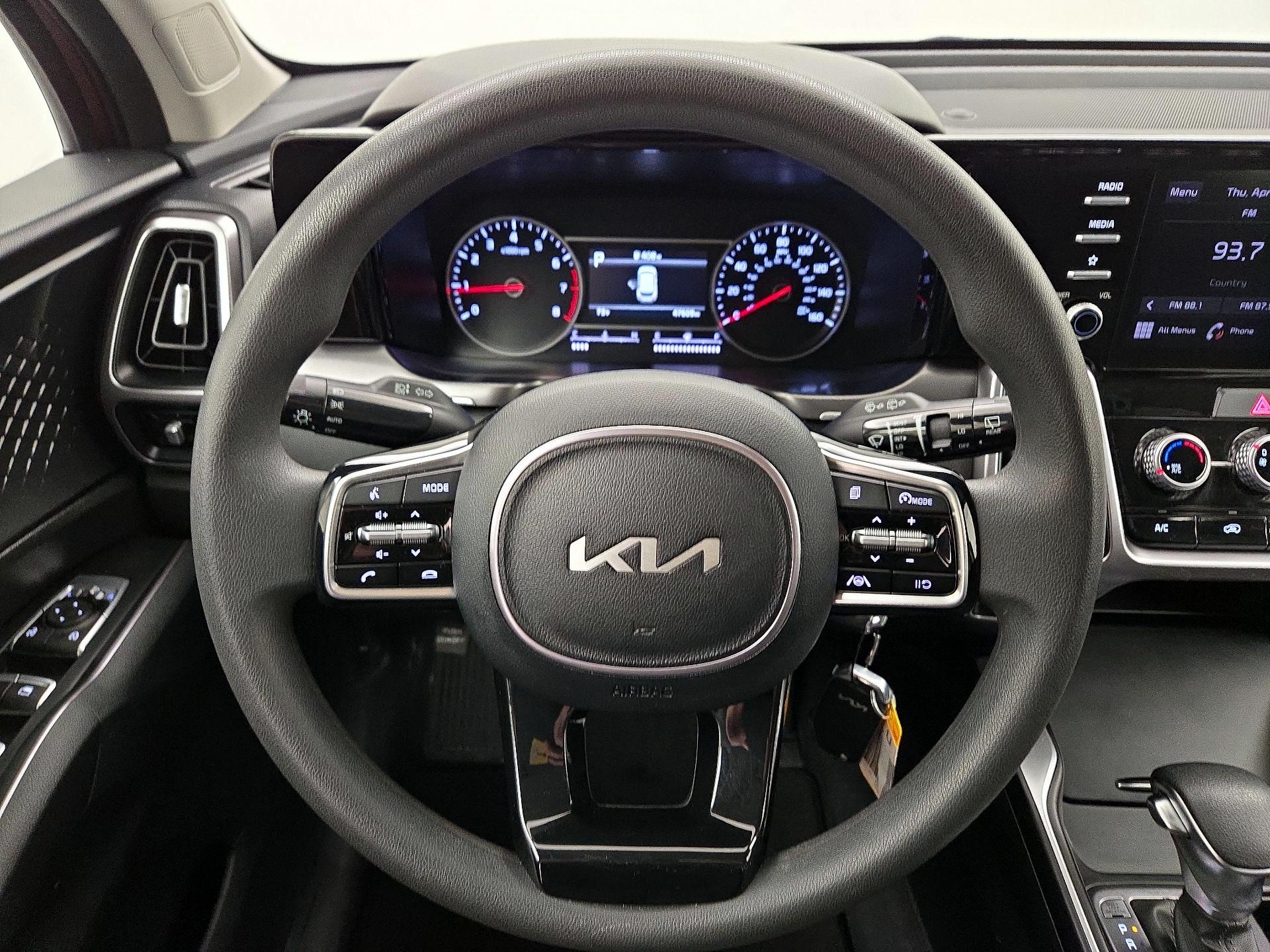 Thumbnail: 2023 Kia Sorento - 10
