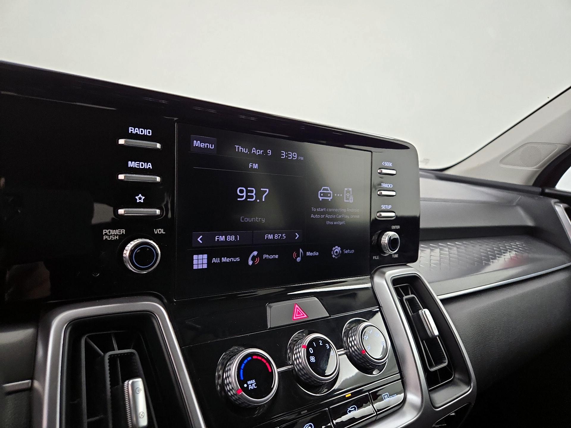Thumbnail: 2023 Kia Sorento - 15