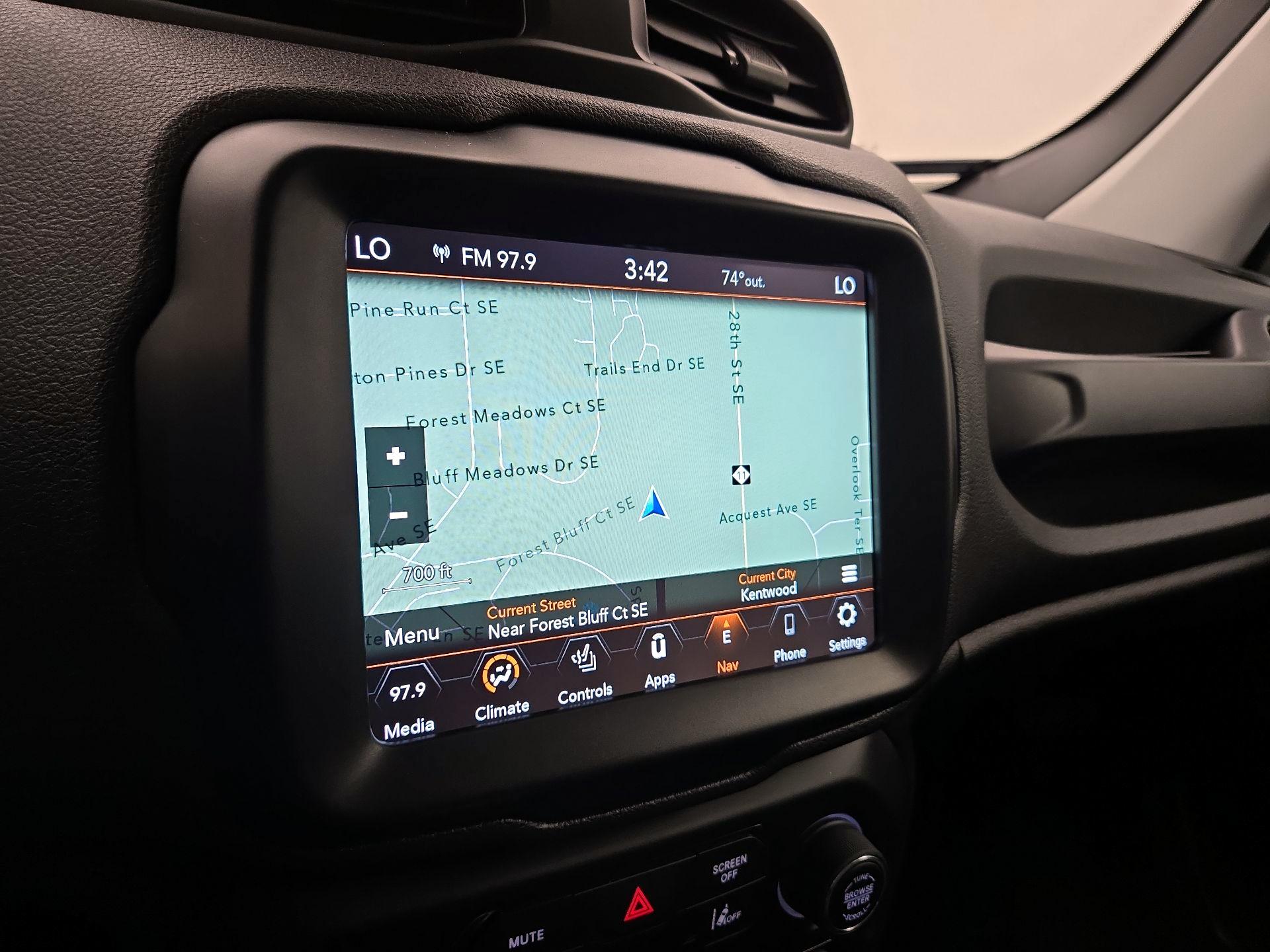 Thumbnail: 2022 Jeep Renegade - 14