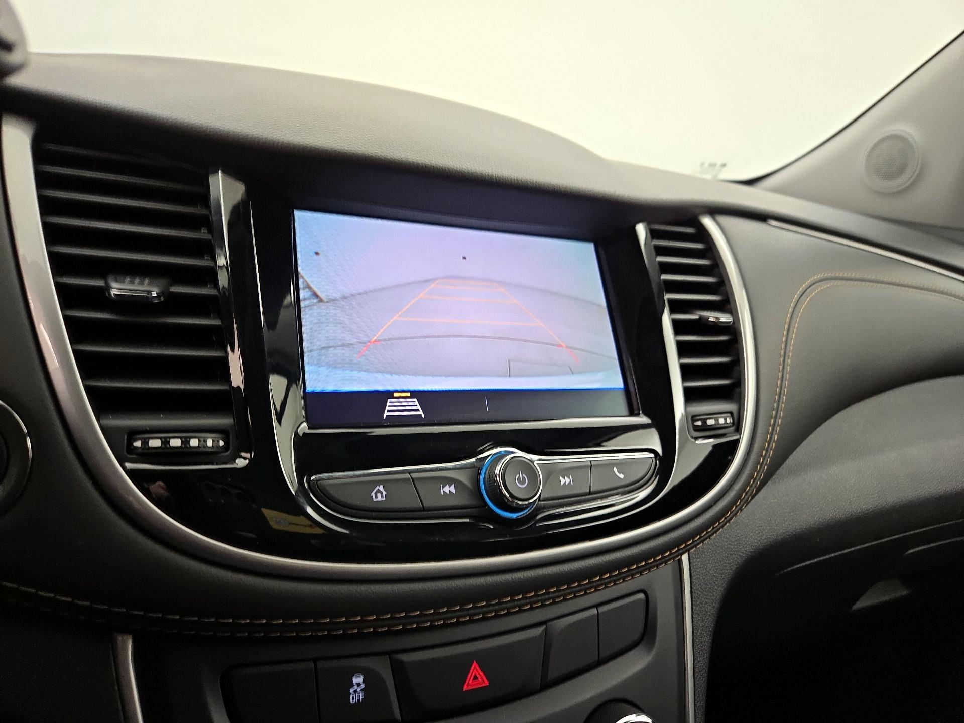 Thumbnail: 2022 Chevrolet Trax - 14