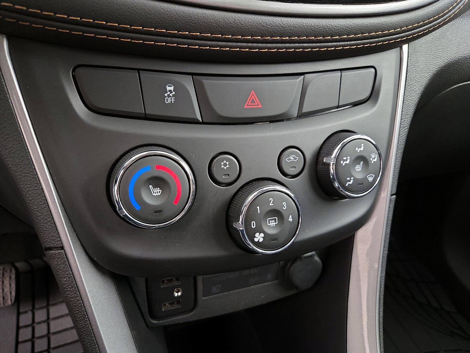 Thumbnail: 2022 Chevrolet Trax - 16