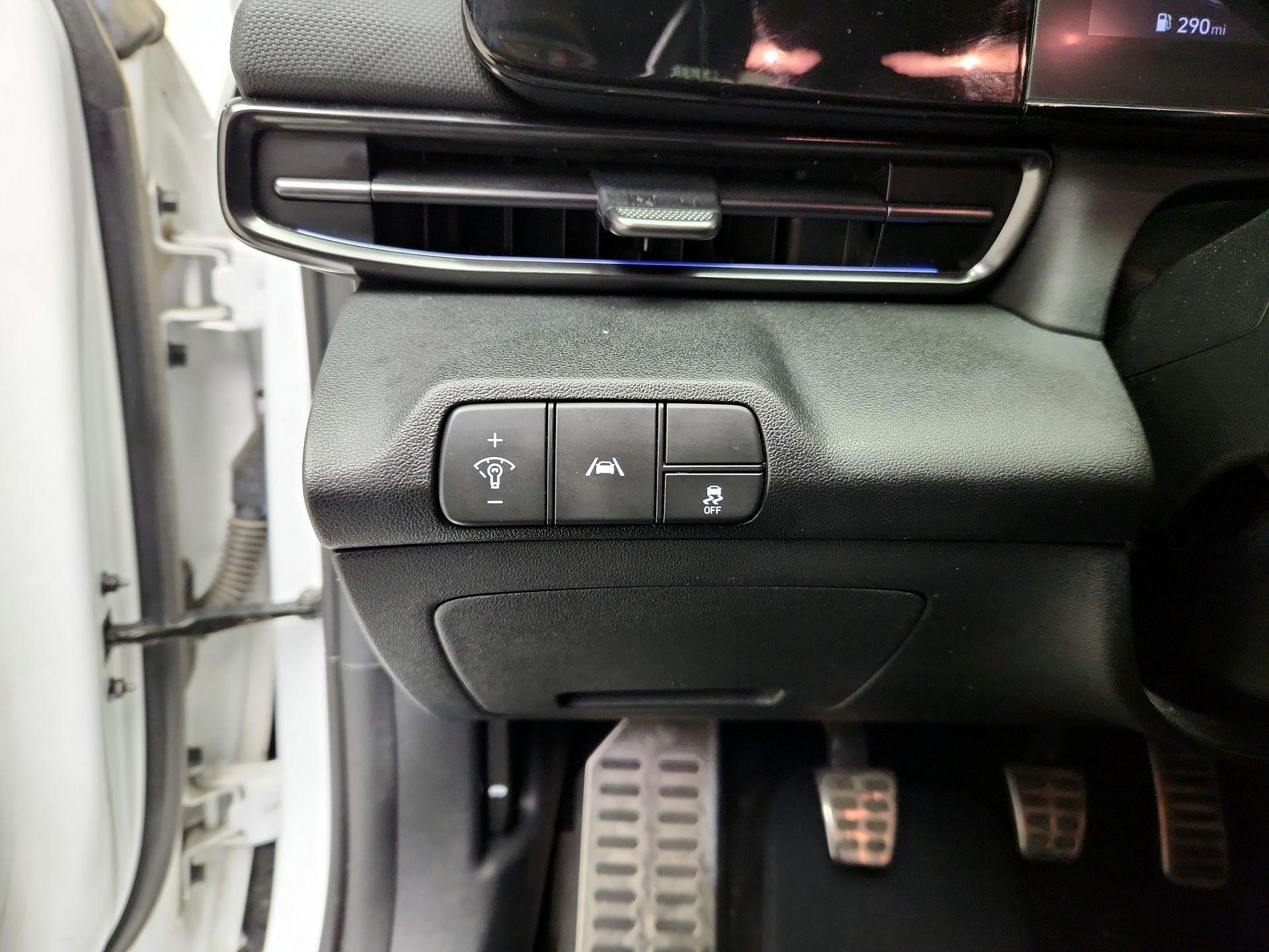 Thumbnail: 2022 Hyundai Elantra - 13