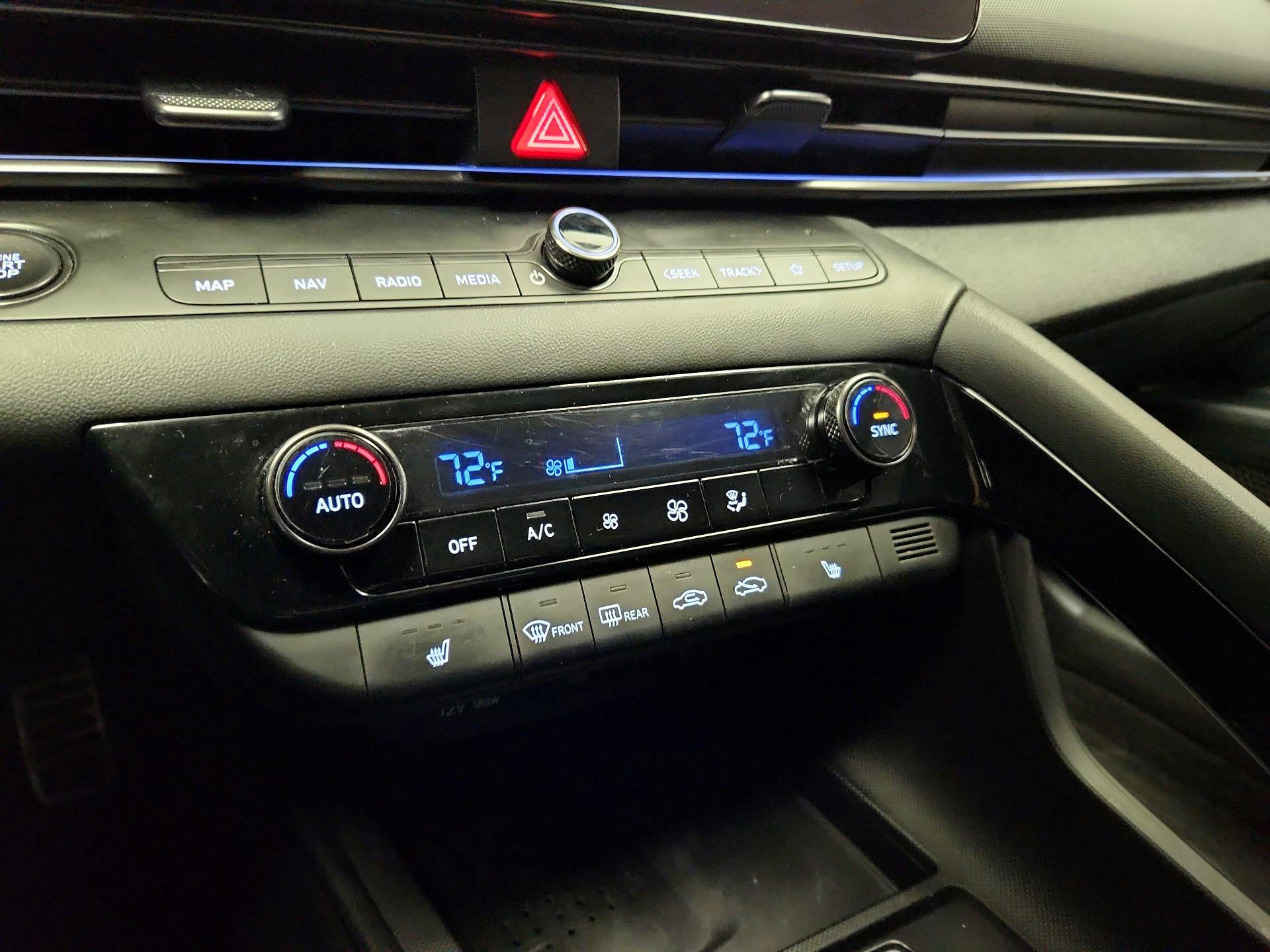 Thumbnail: 2022 Hyundai Elantra - 17