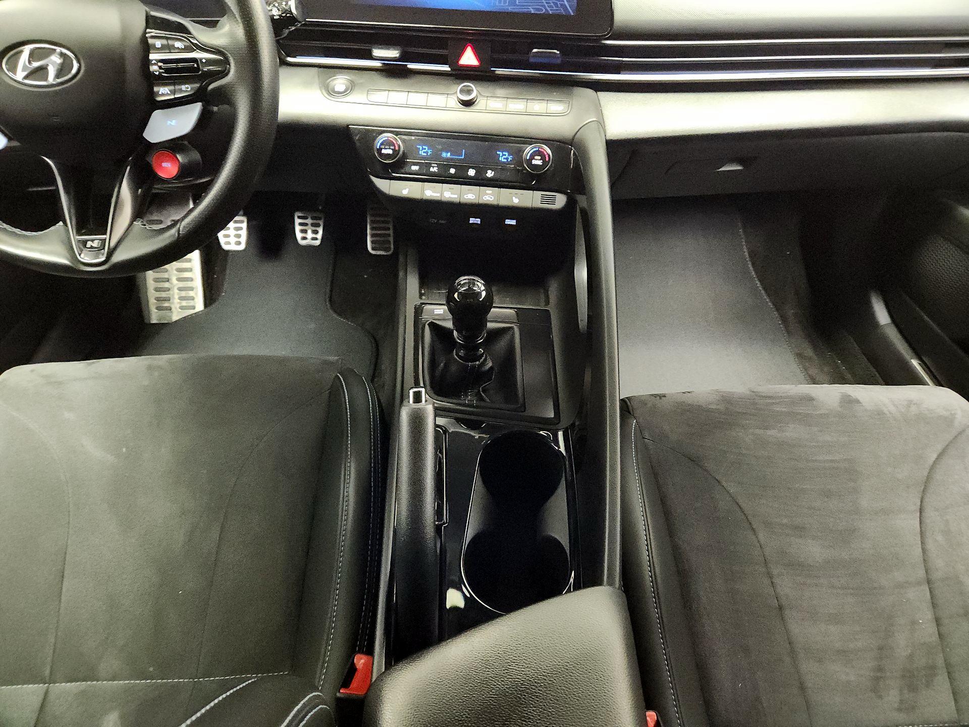 Thumbnail: 2022 Hyundai Elantra - 18