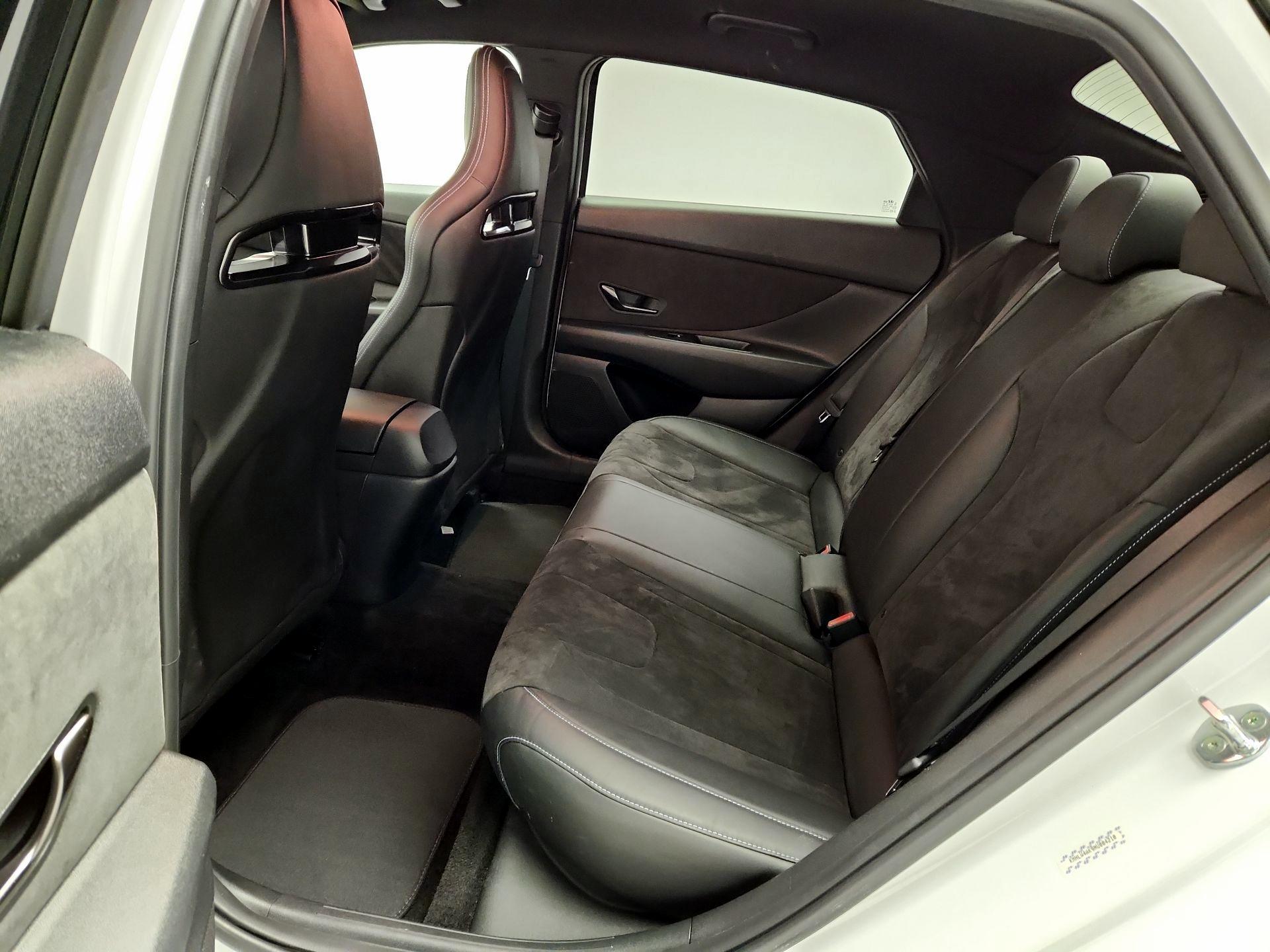 Thumbnail: 2022 Hyundai Elantra - 20