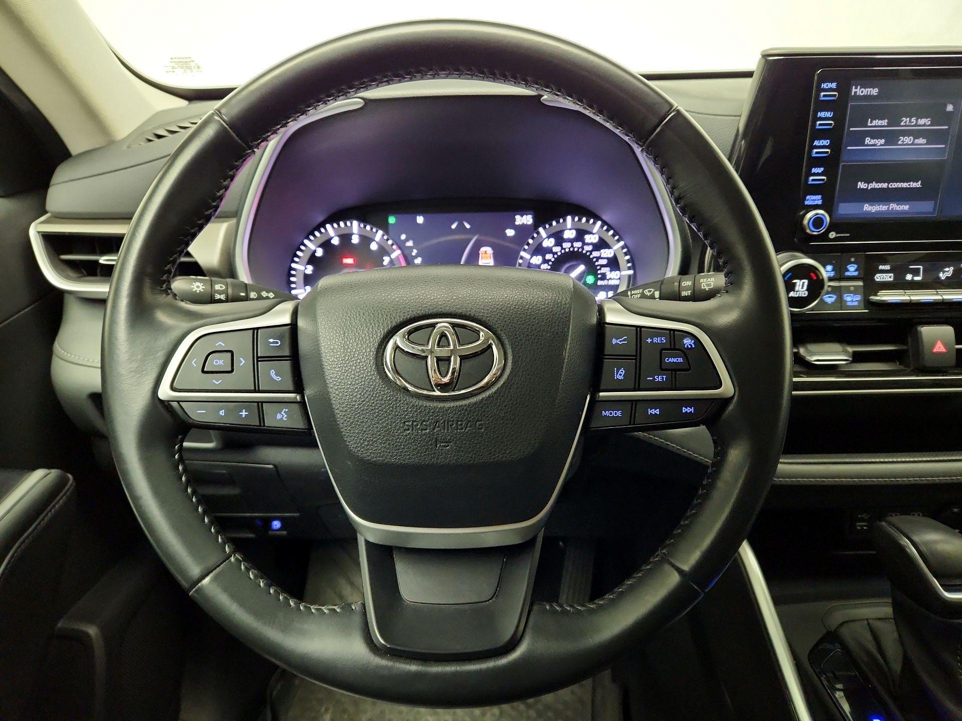 Thumbnail: 2022 Toyota Highlander - 10