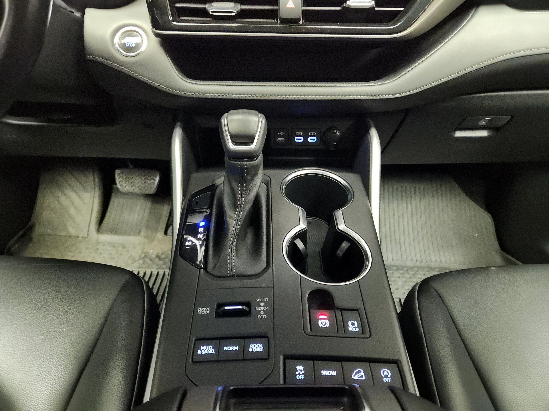 Thumbnail: 2022 Toyota Highlander - 17
