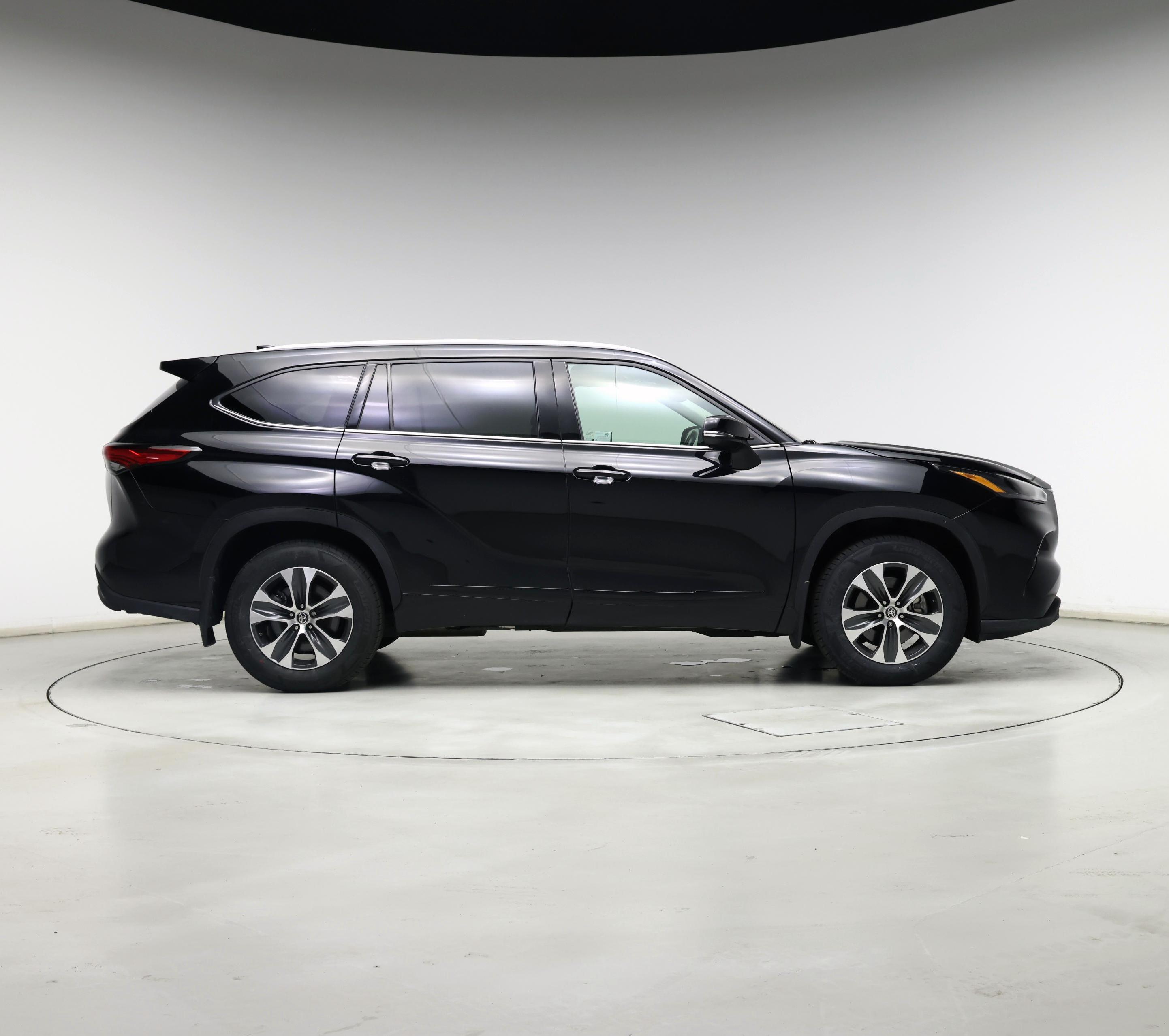 Thumbnail: 2022 Toyota Highlander - 7