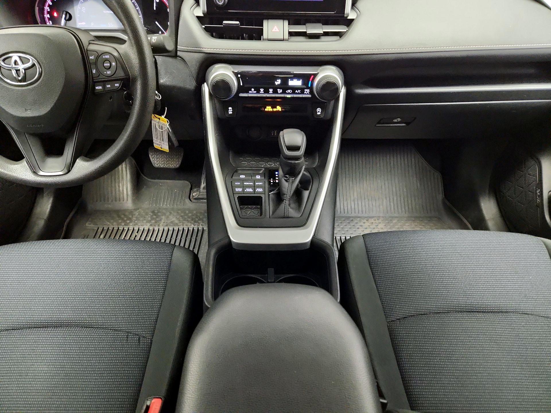 Thumbnail: 2023 Toyota RAV4 - 17