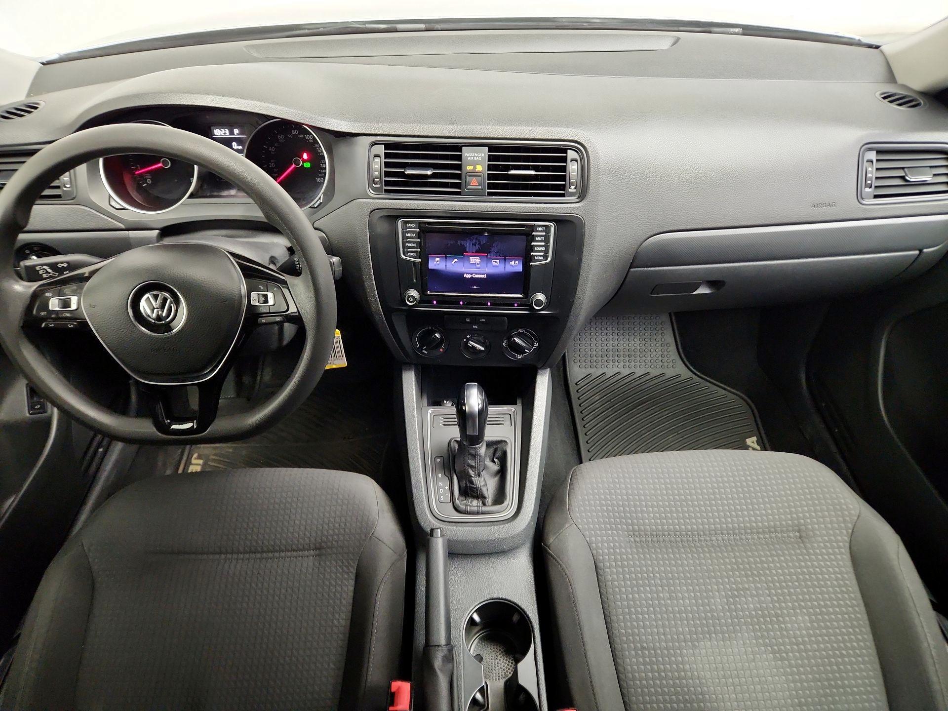 Thumbnail: 2016 Volkswagen Jetta - 9