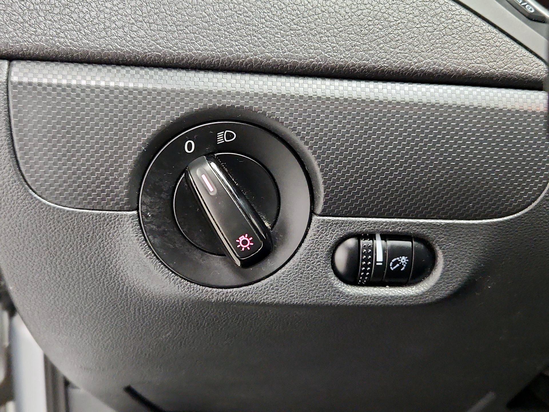 Thumbnail: 2016 Volkswagen Jetta - 13