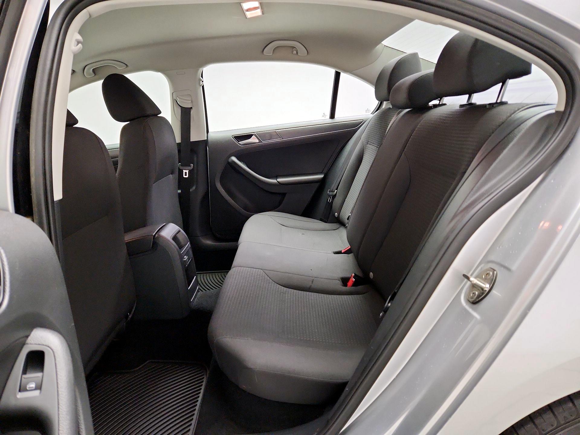 Thumbnail: 2016 Volkswagen Jetta - 19