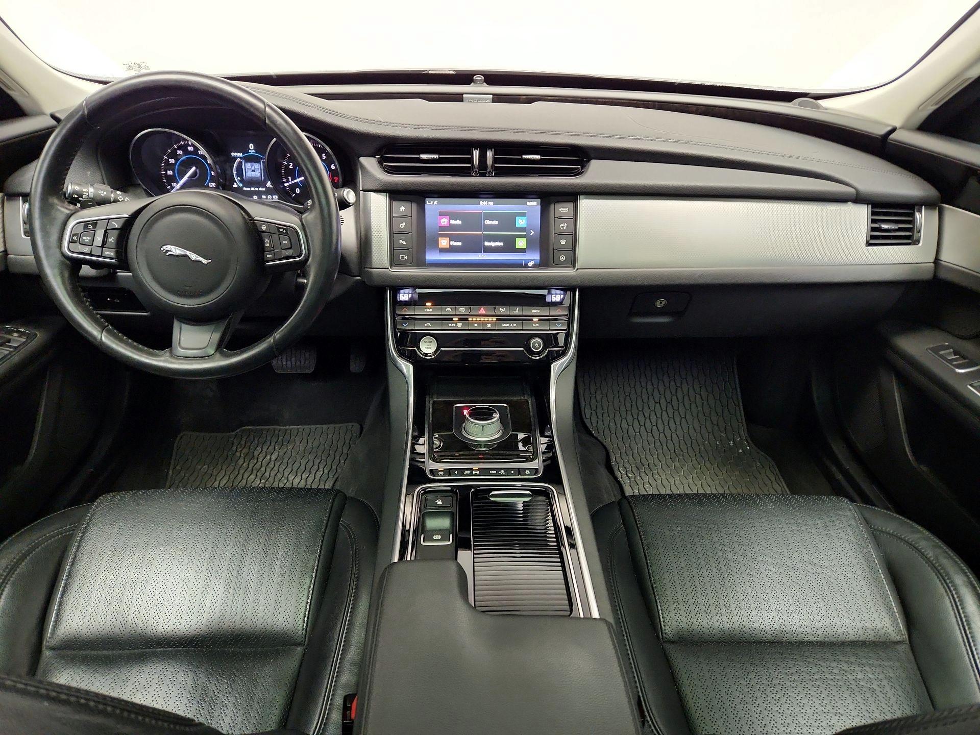 Thumbnail: 2016 Jaguar XF - 9