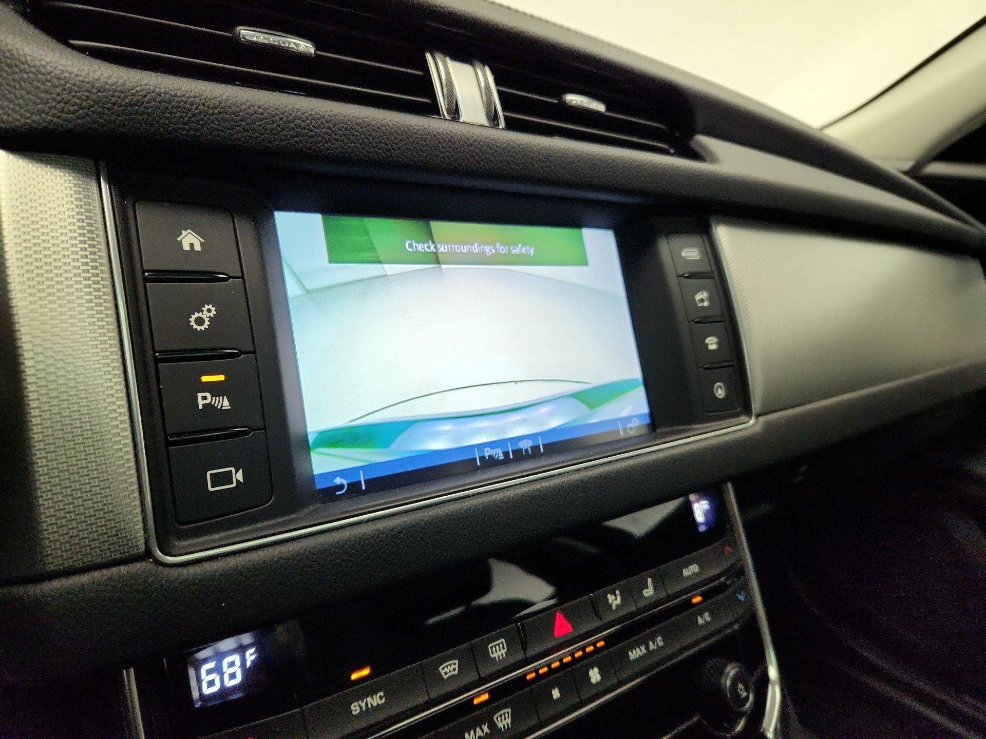 Thumbnail: 2016 Jaguar XF - 15