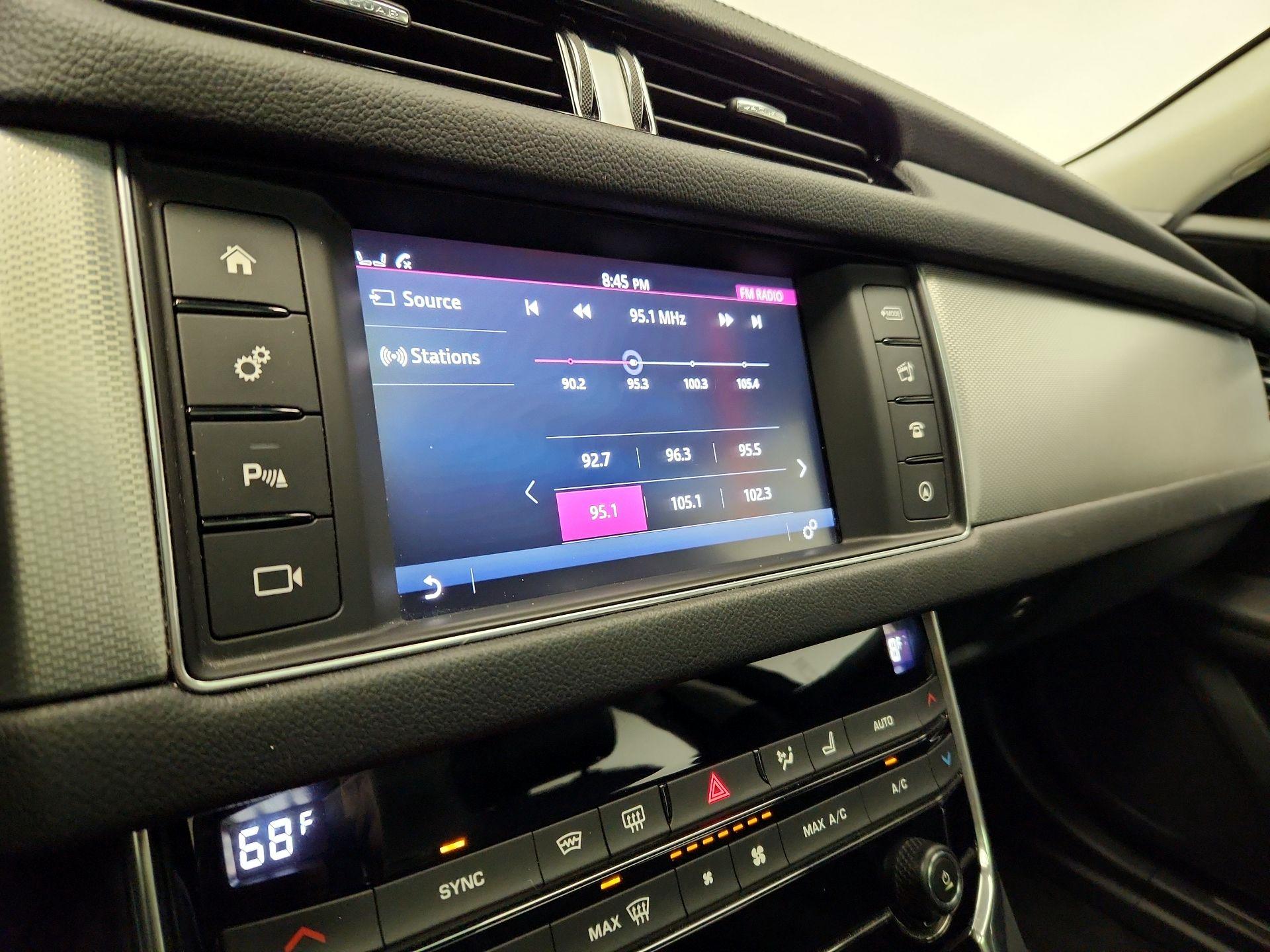 Thumbnail: 2016 Jaguar XF - 16