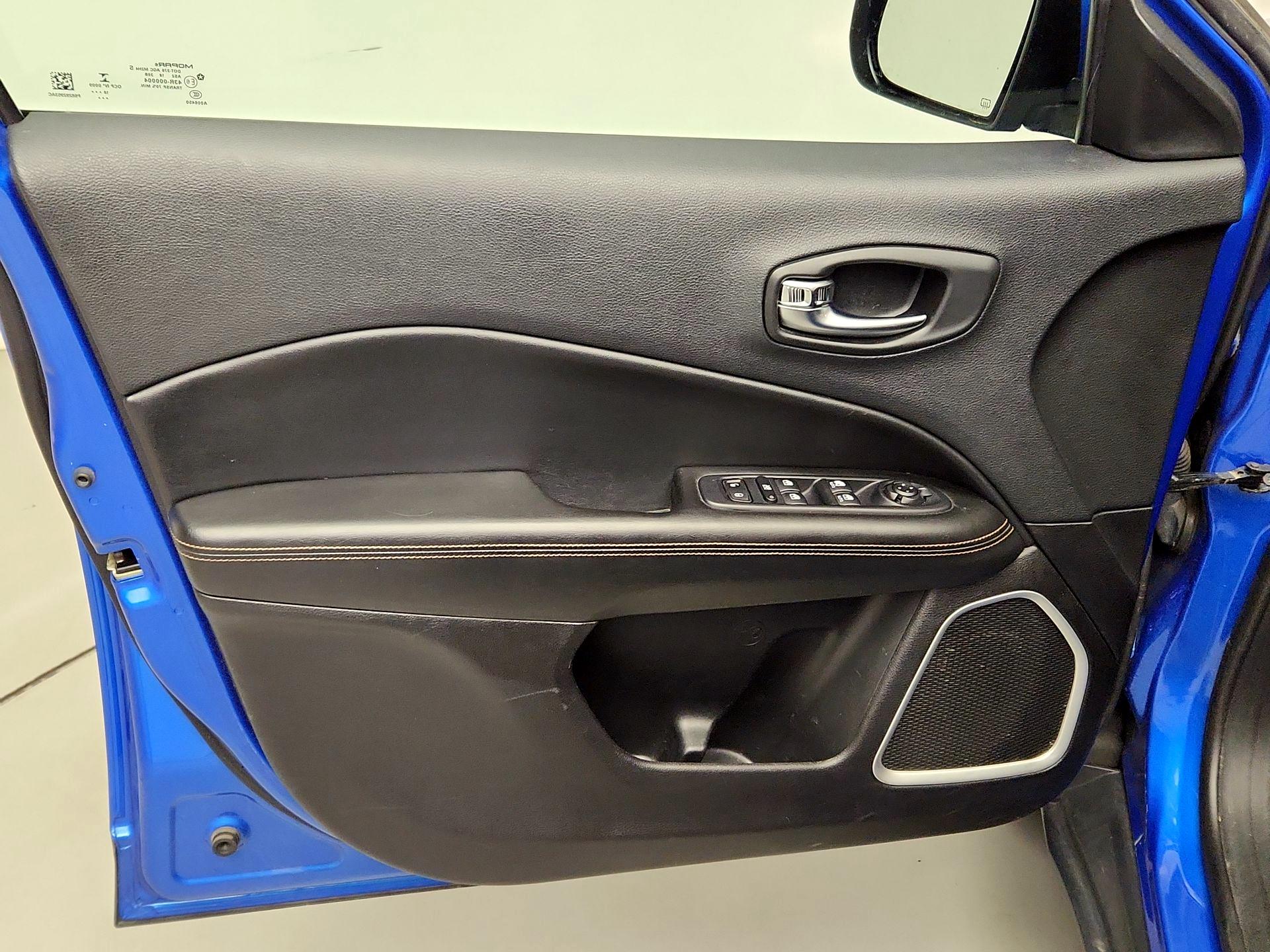 Thumbnail: 2019 Jeep Compass - 12