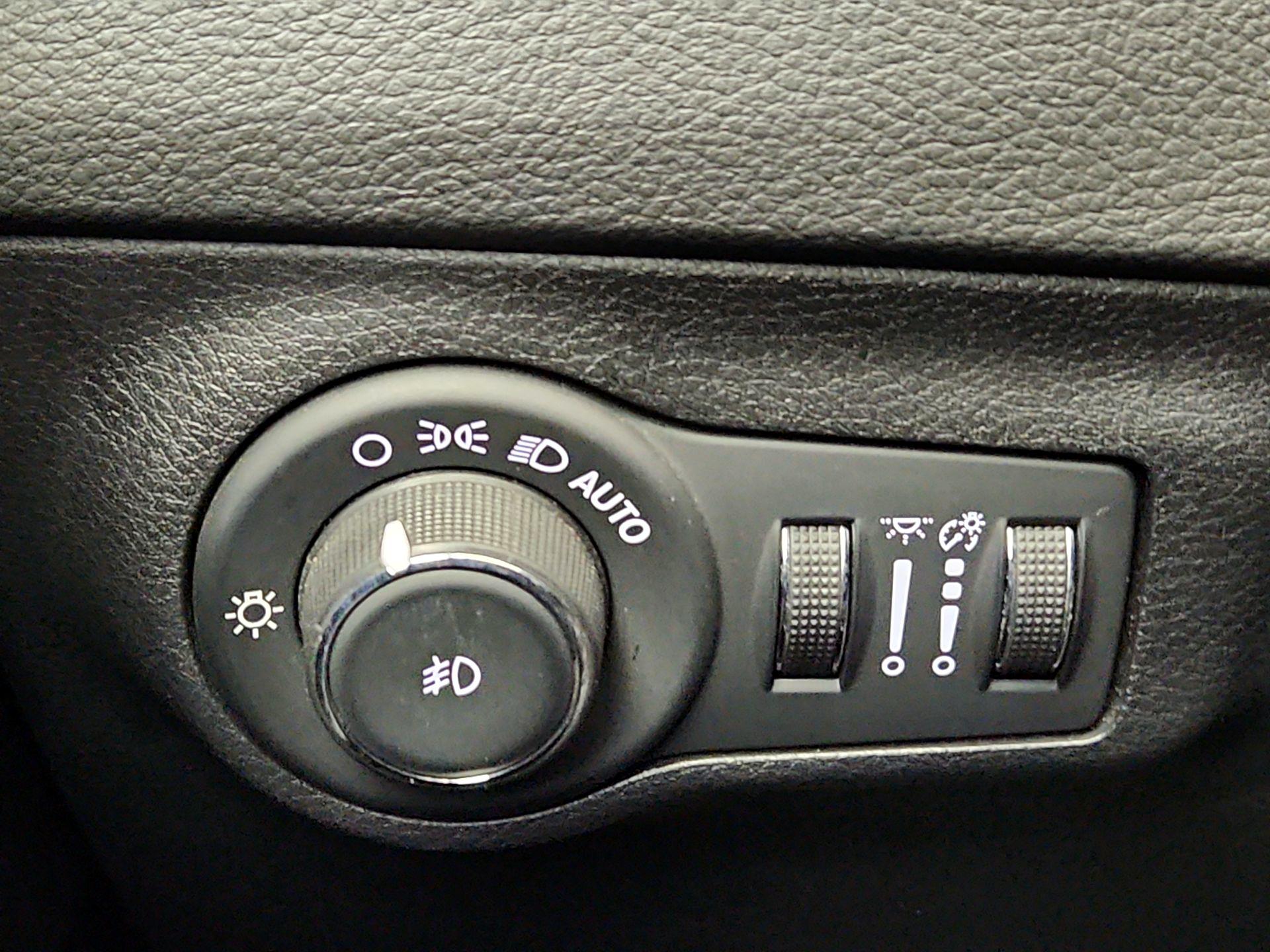 Thumbnail: 2019 Jeep Compass - 13