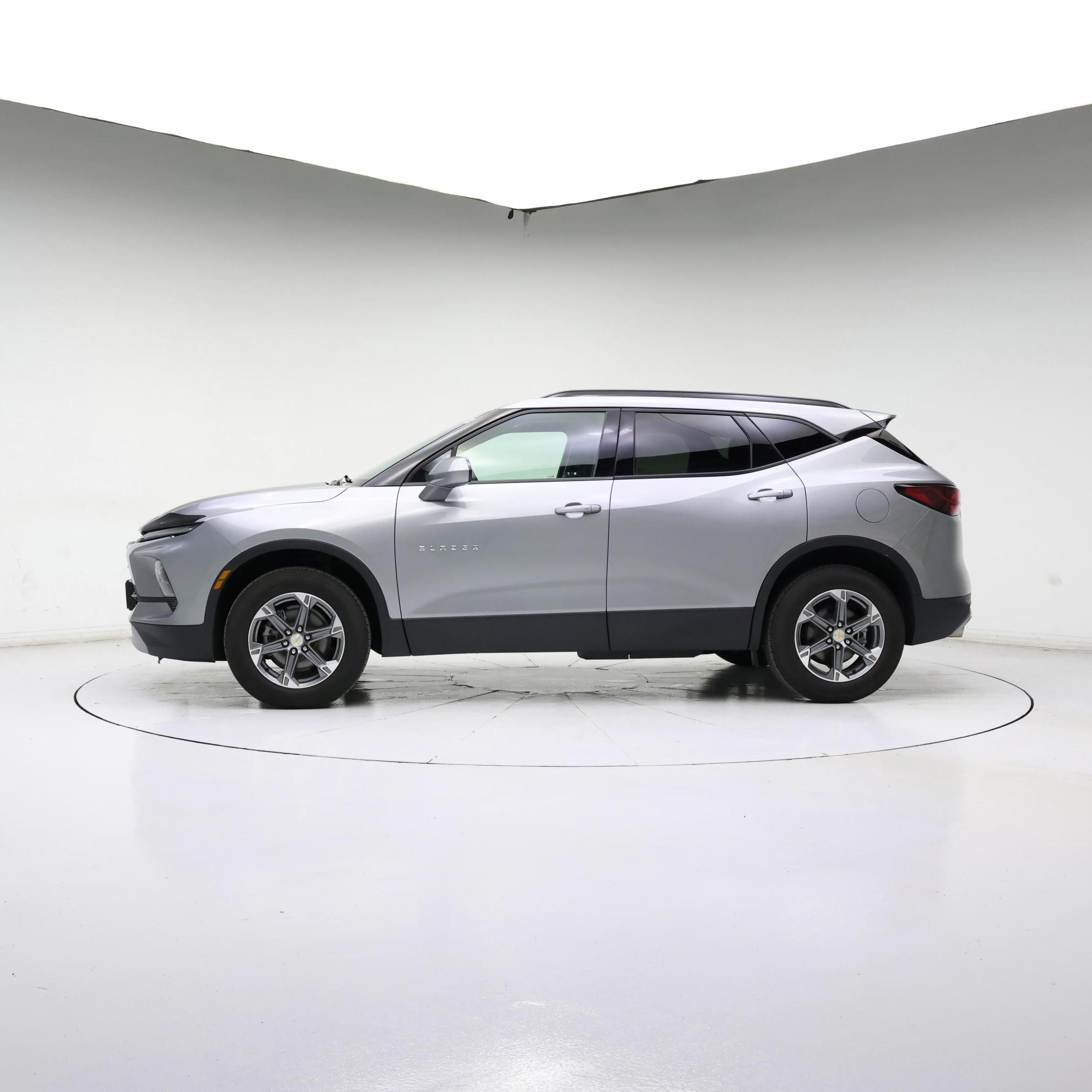 Thumbnail: 2023 Chevrolet Blazer - 3