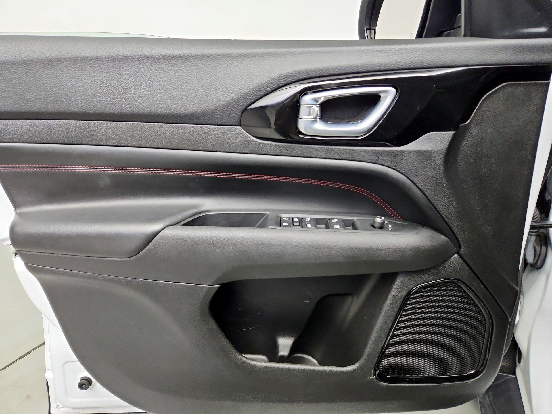 Thumbnail: 2022 Jeep Compass - 12