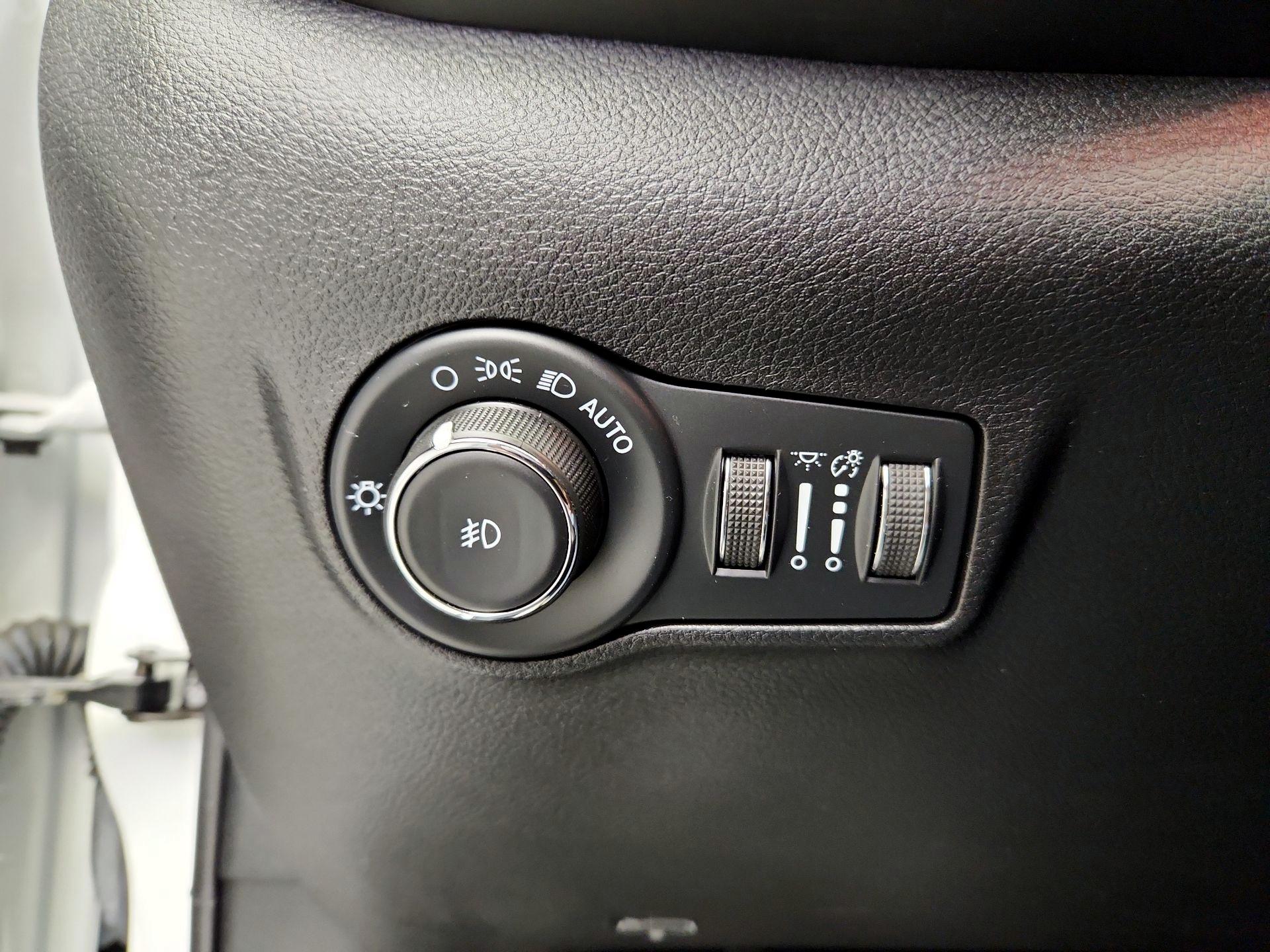 Thumbnail: 2022 Jeep Compass - 13