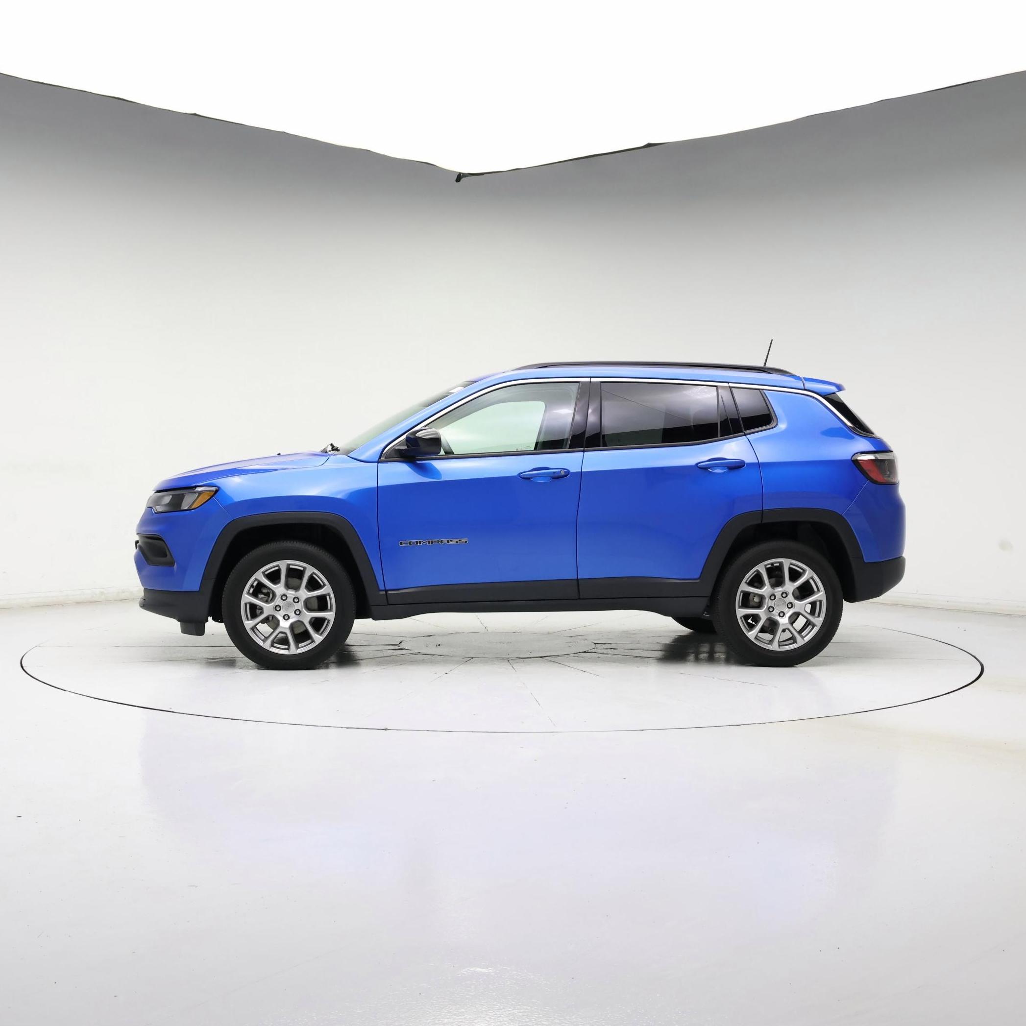 Thumbnail: 2022 Jeep Compass - 3