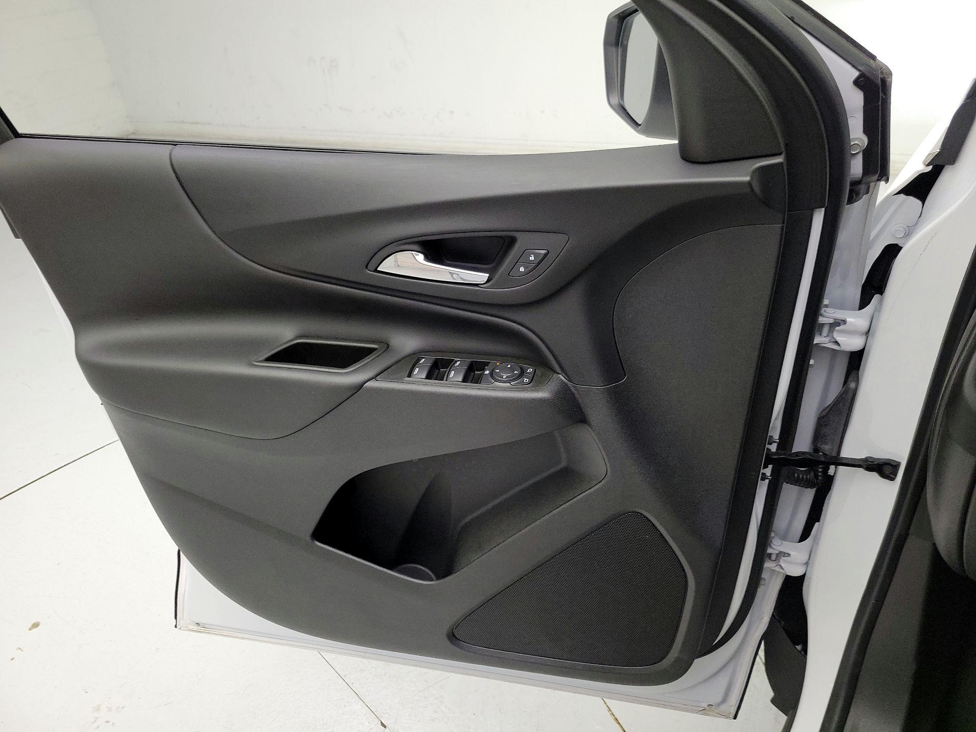 Thumbnail: 2022 Chevrolet Equinox - 12