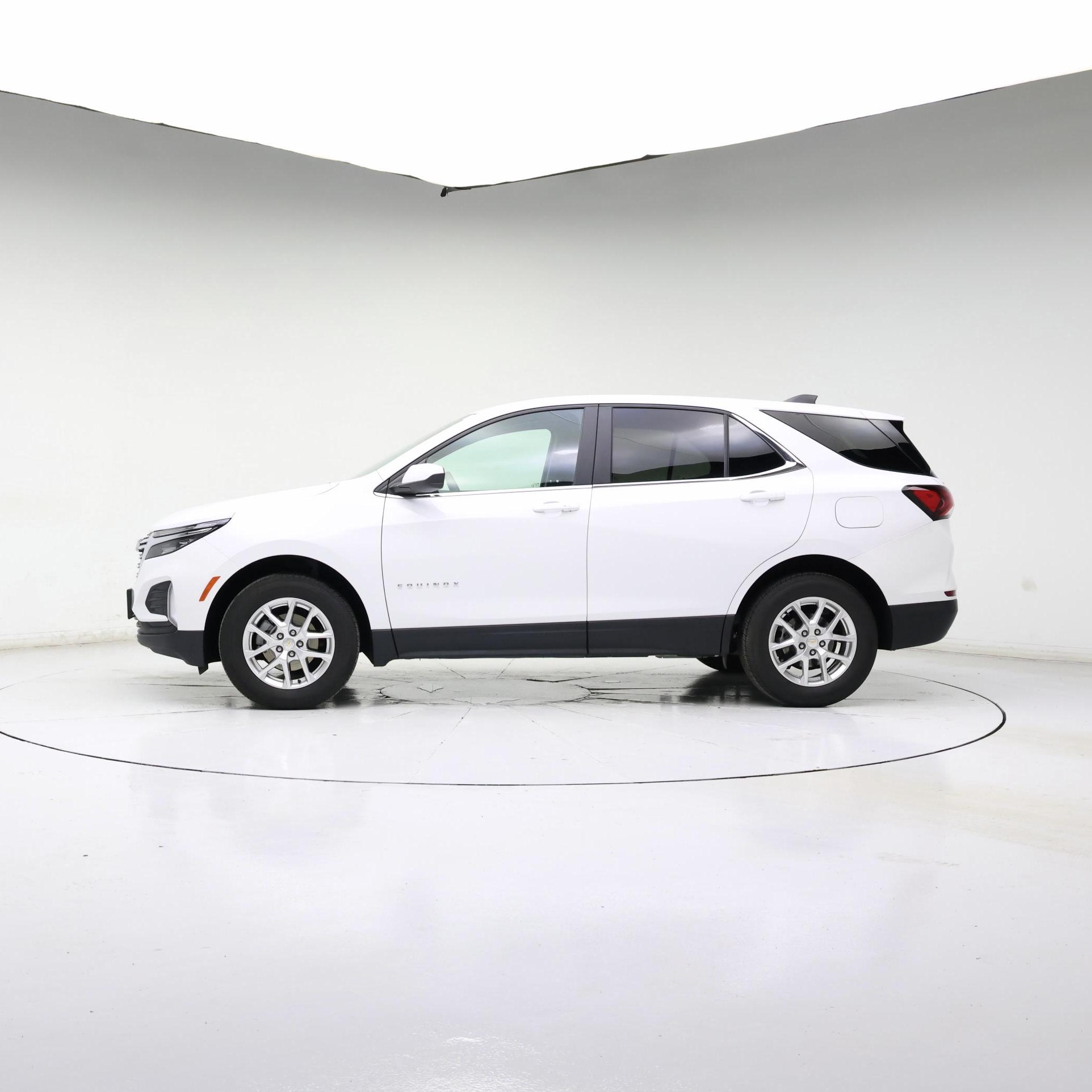 Thumbnail: 2022 Chevrolet Equinox - 3