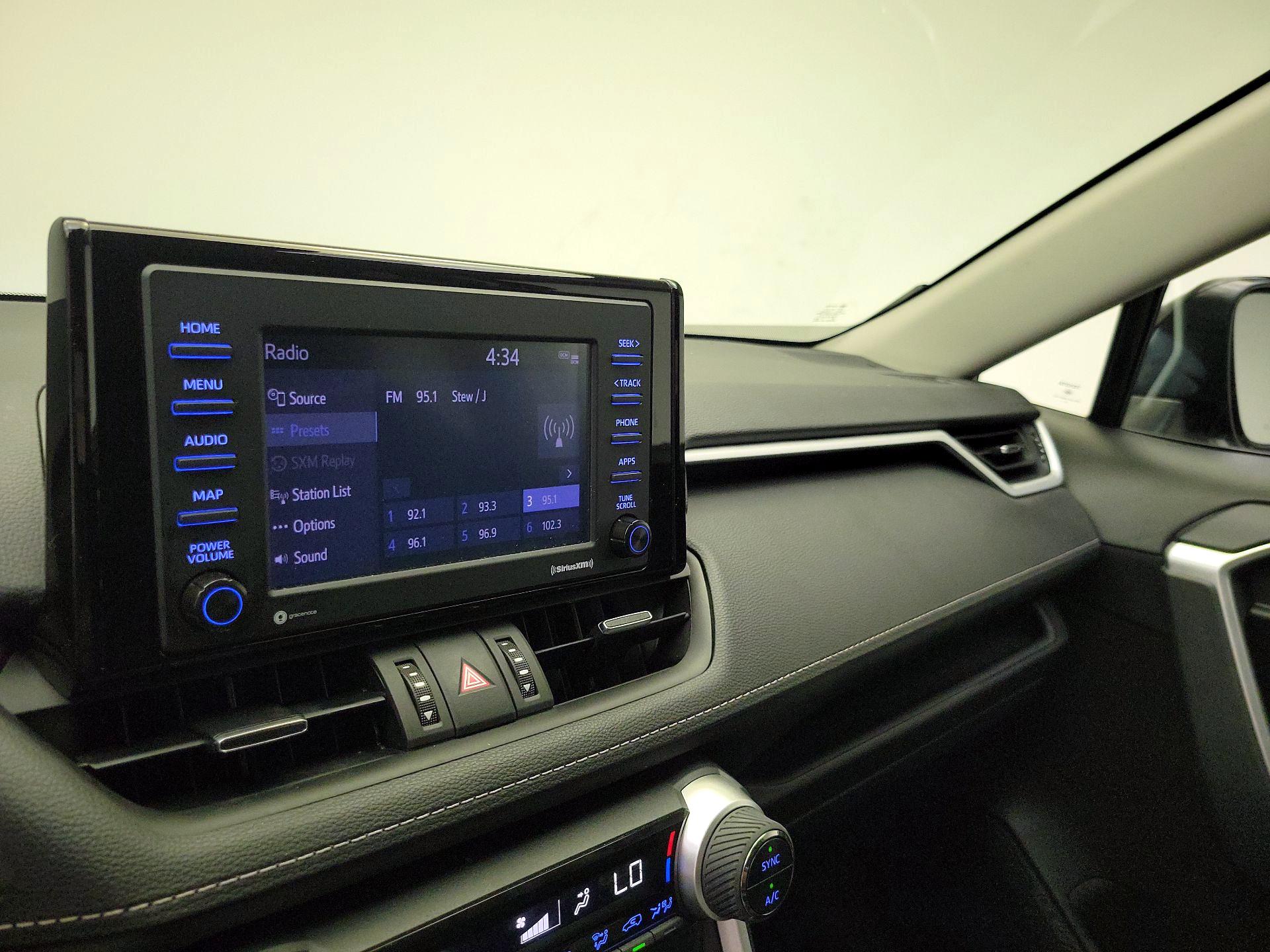 Thumbnail: 2022 Toyota RAV4 - 15