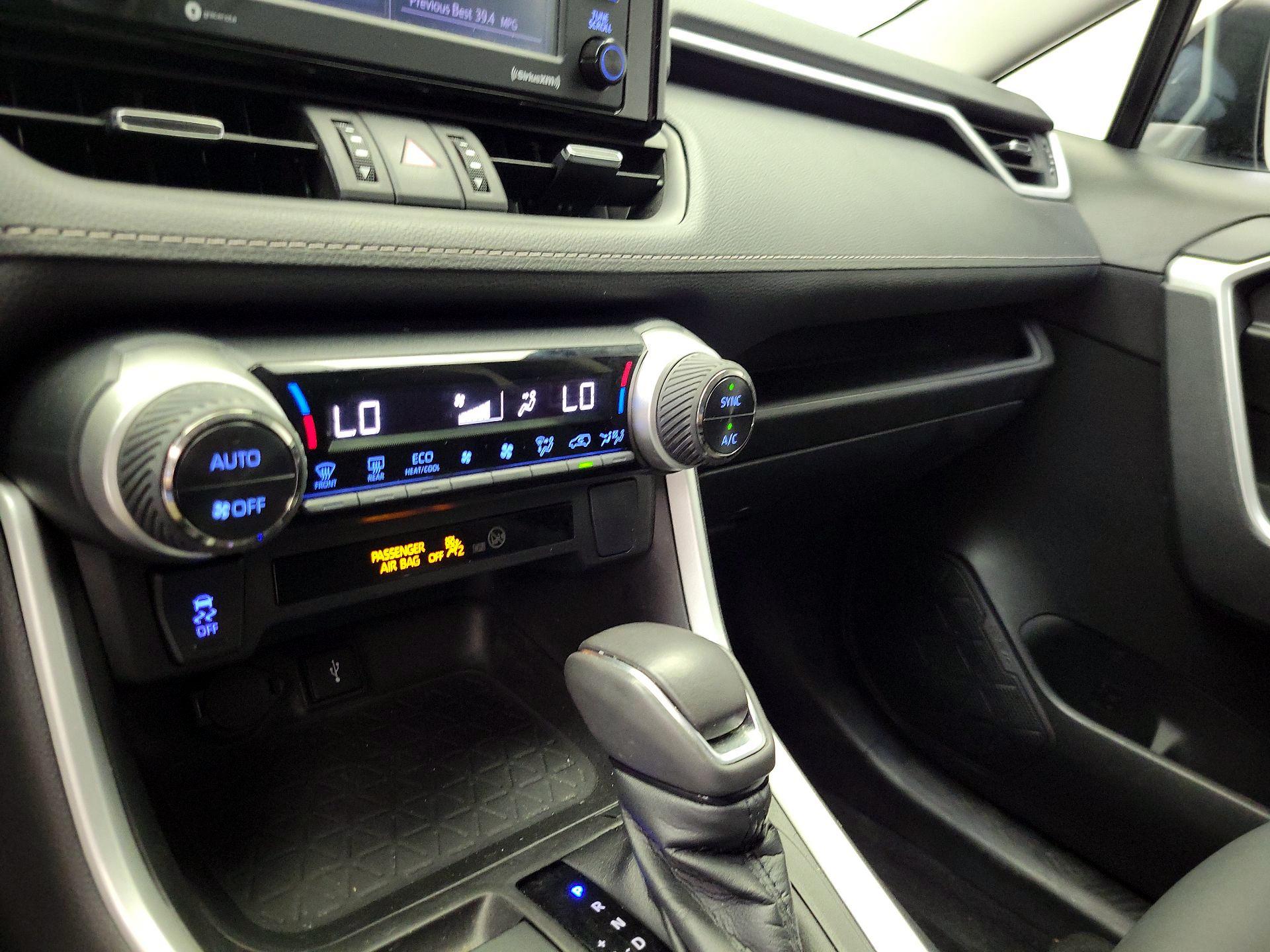 Thumbnail: 2022 Toyota RAV4 - 16