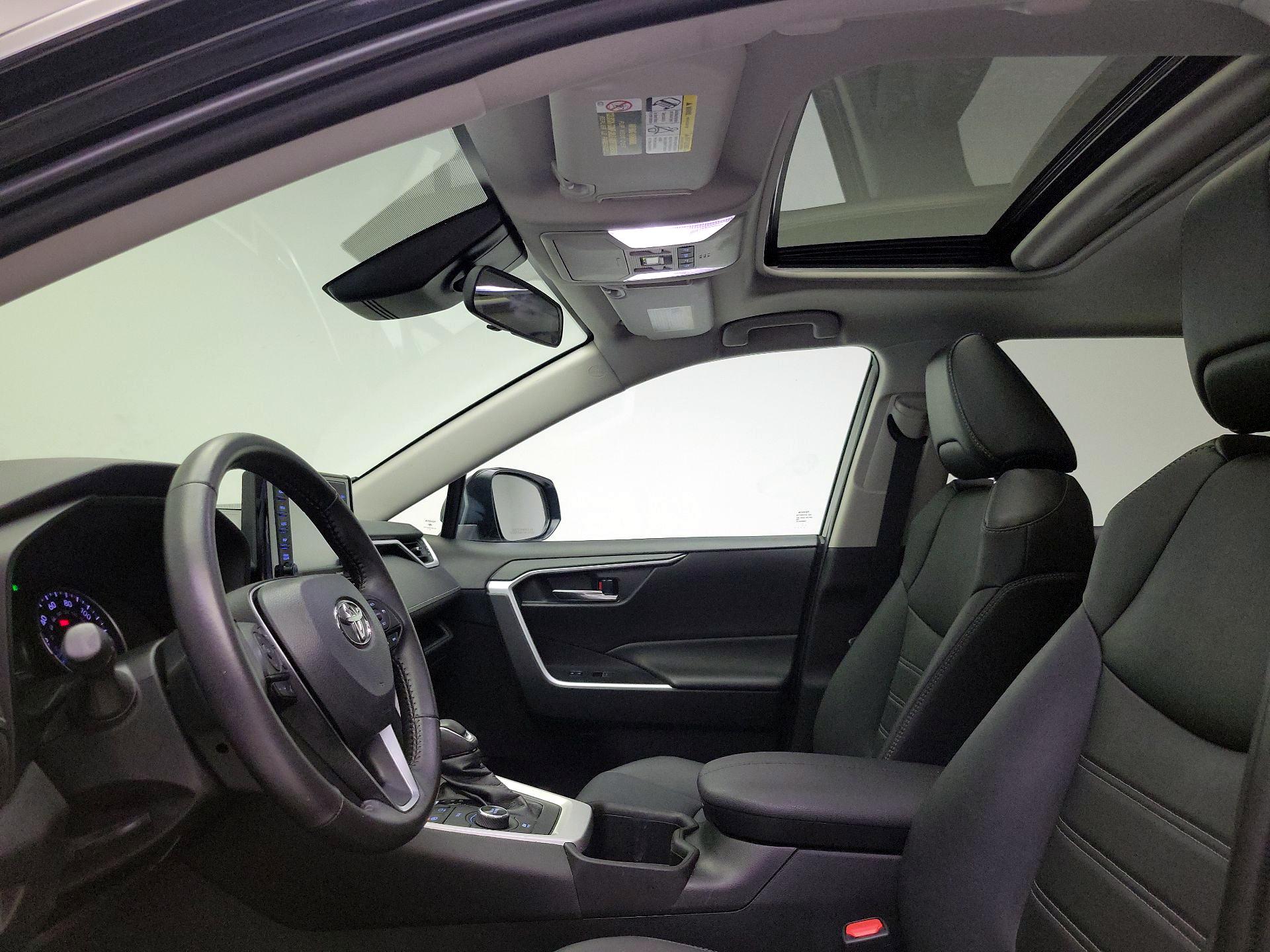 Thumbnail: 2022 Toyota RAV4 - 19