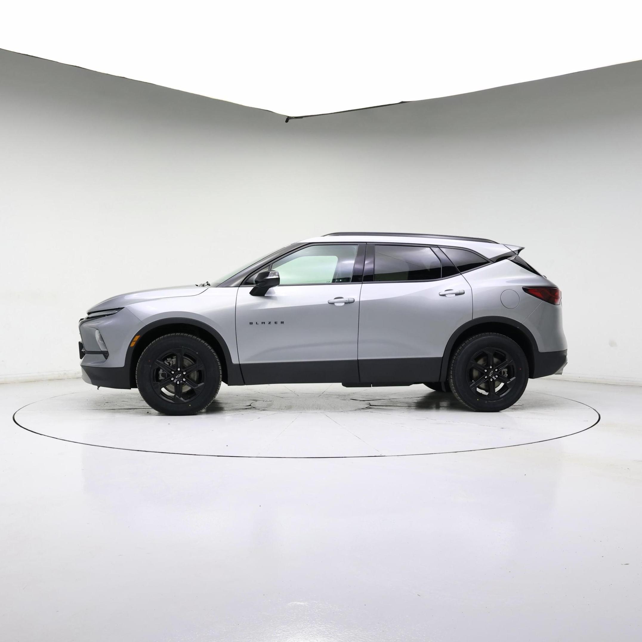 Thumbnail: 2023 Chevrolet Blazer - 3