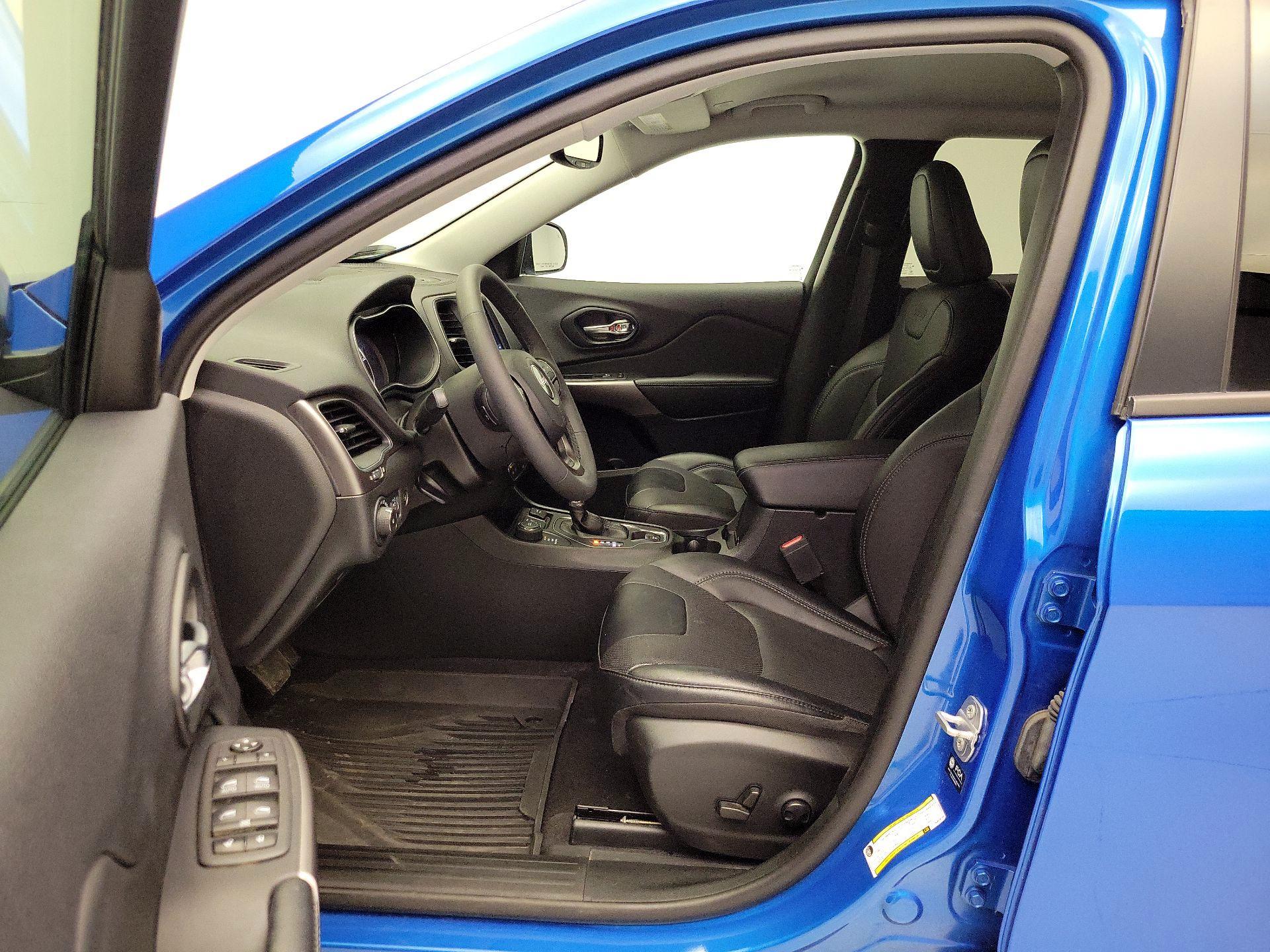 Thumbnail: 2022 Jeep Cherokee - 11