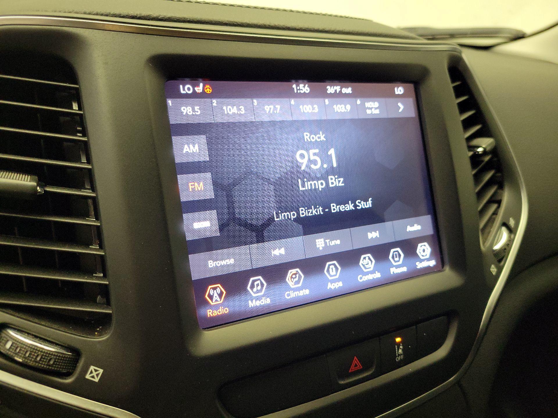 Thumbnail: 2022 Jeep Cherokee - 15