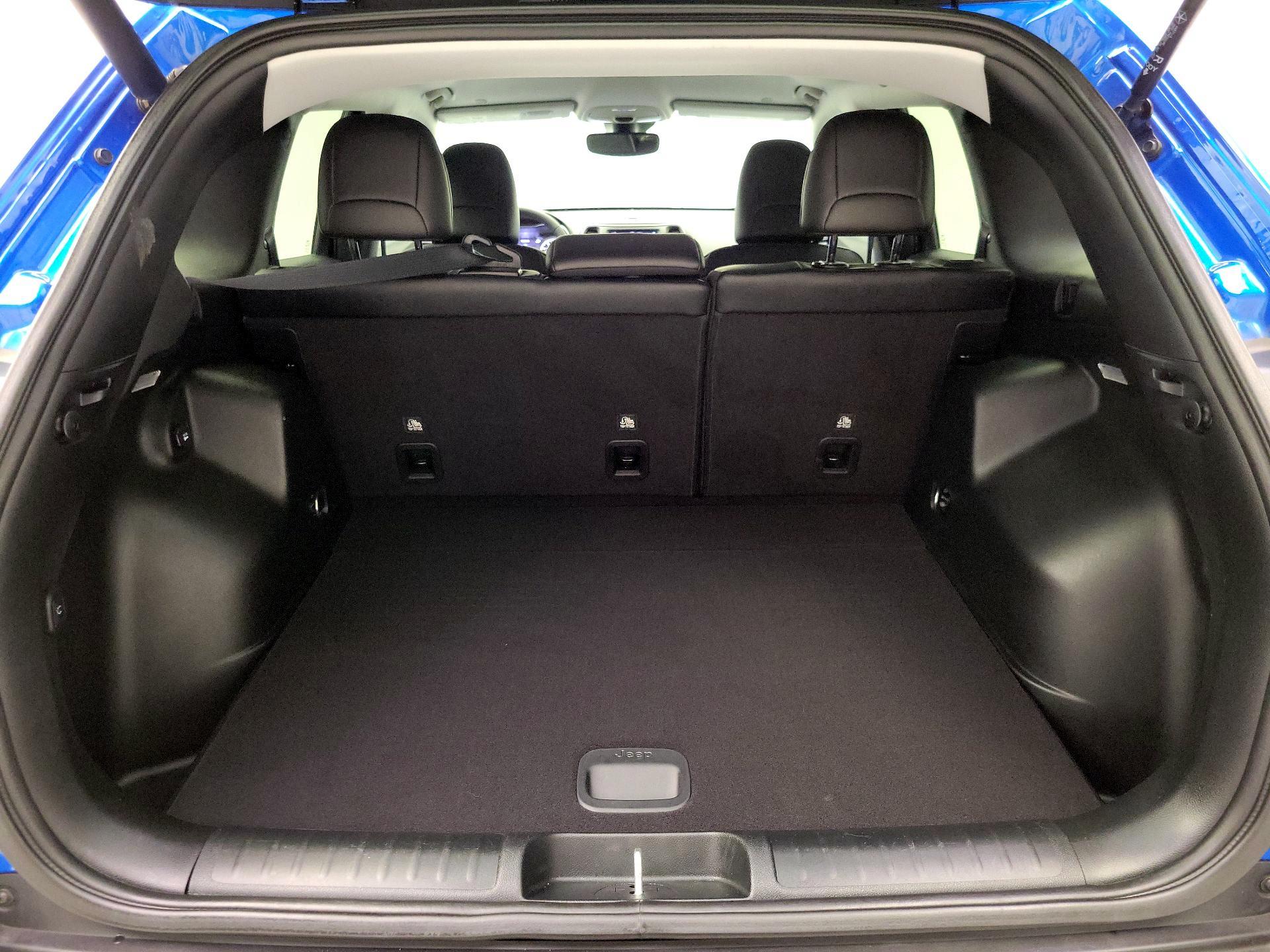 Thumbnail: 2022 Jeep Cherokee - 20