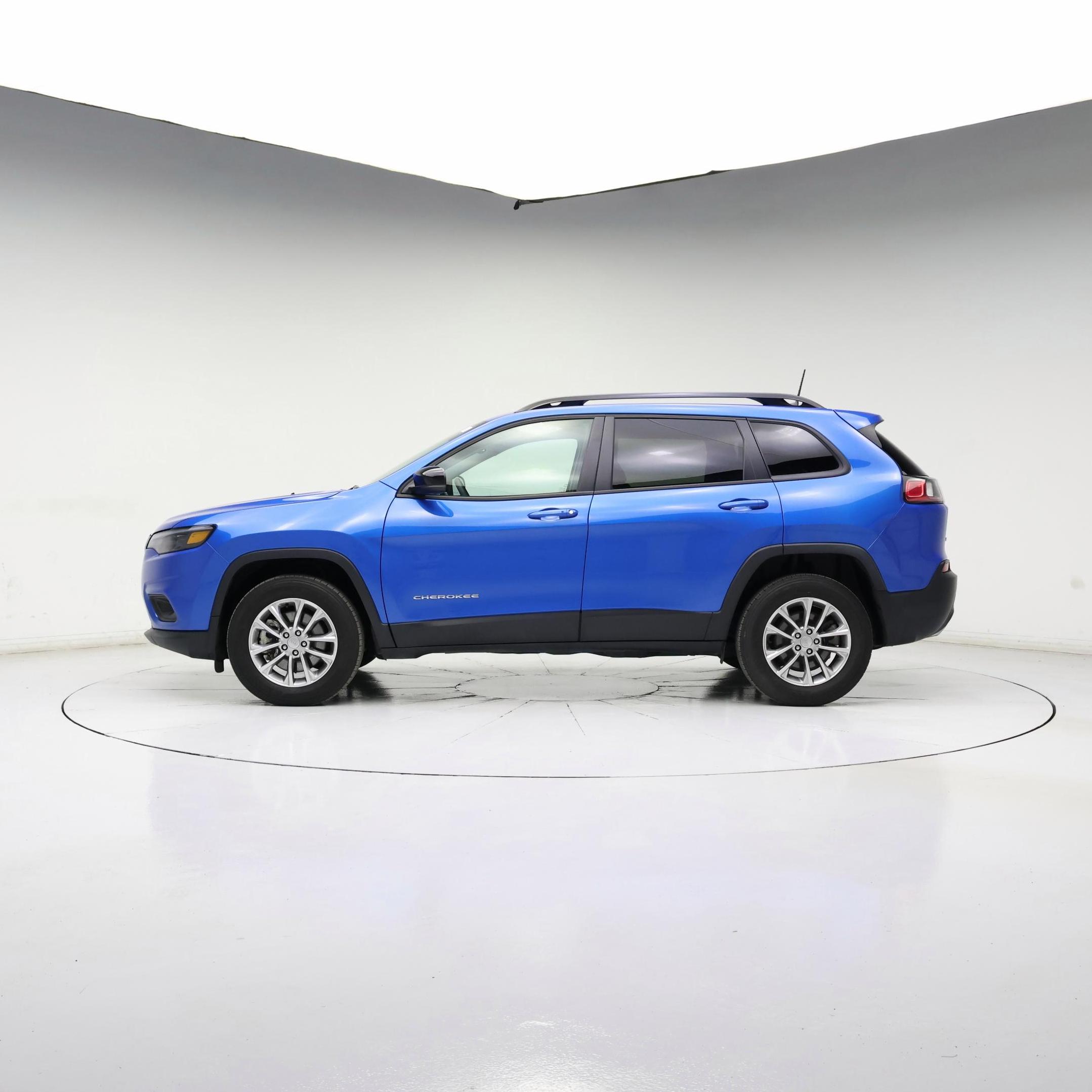 Thumbnail: 2022 Jeep Cherokee - 3