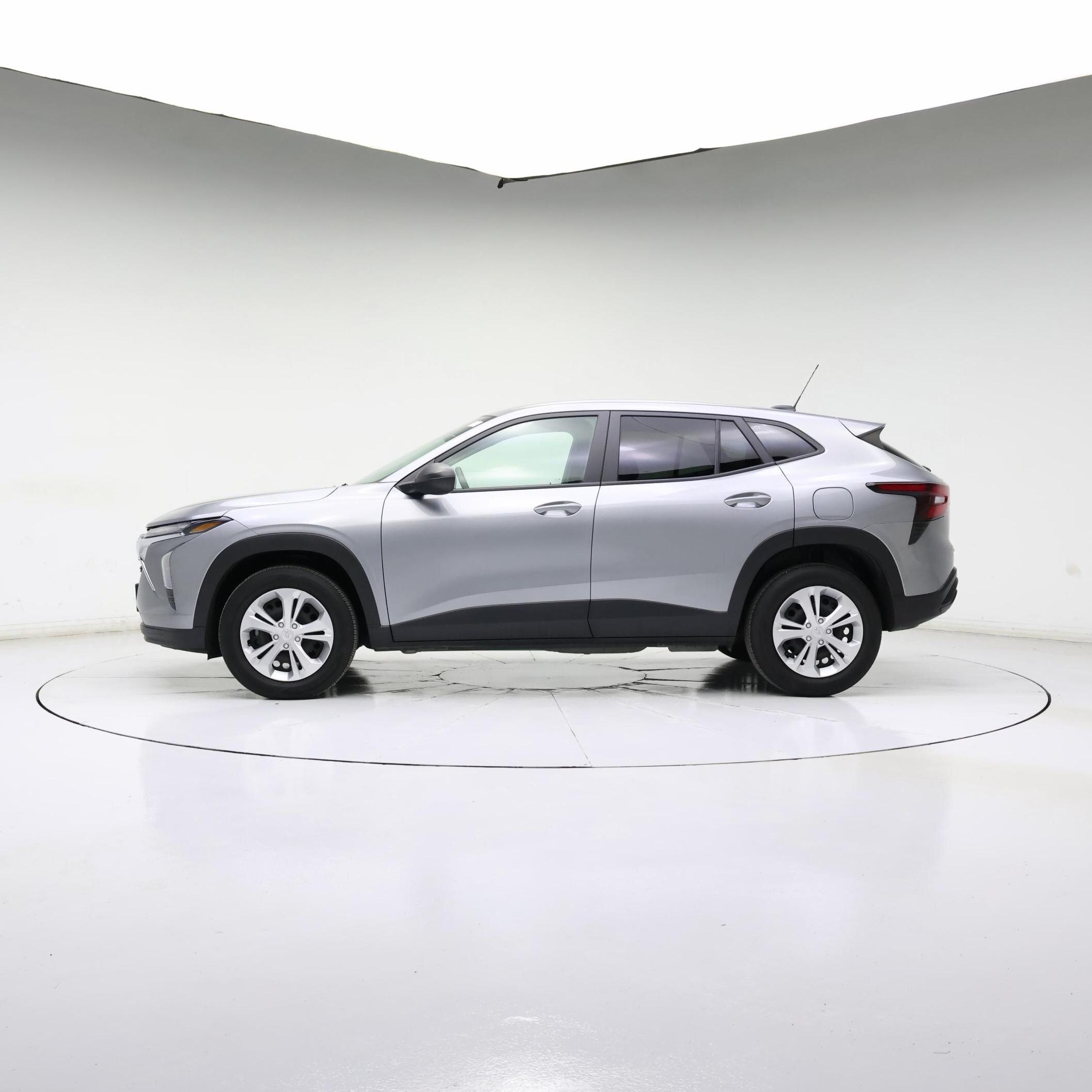 Thumbnail: 2024 Chevrolet Trax - 3