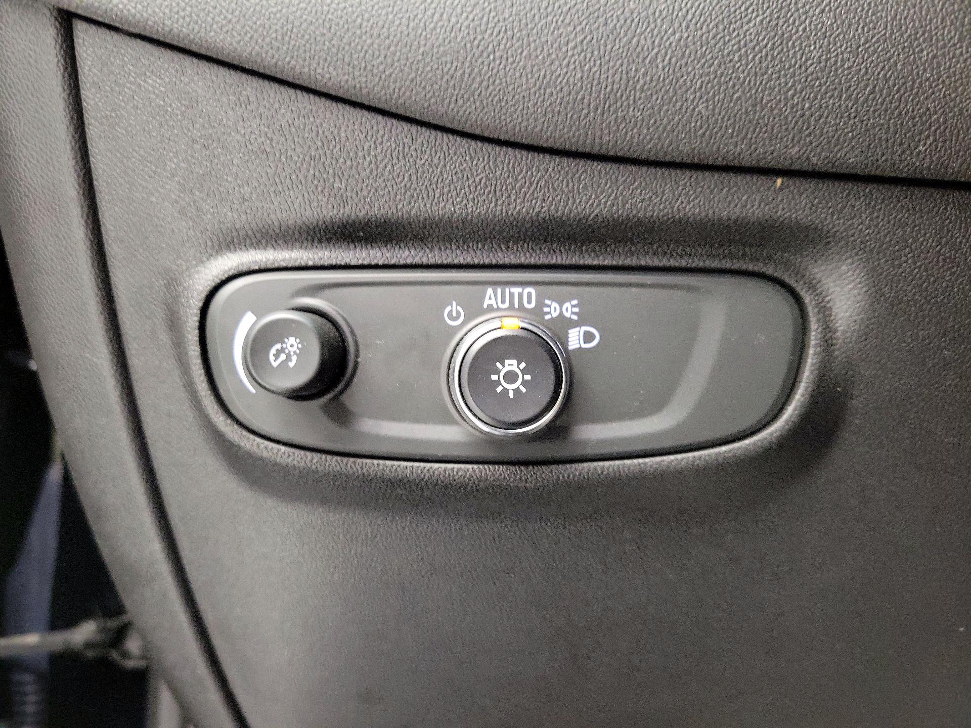 Thumbnail: 2022 Chevrolet Equinox - 13