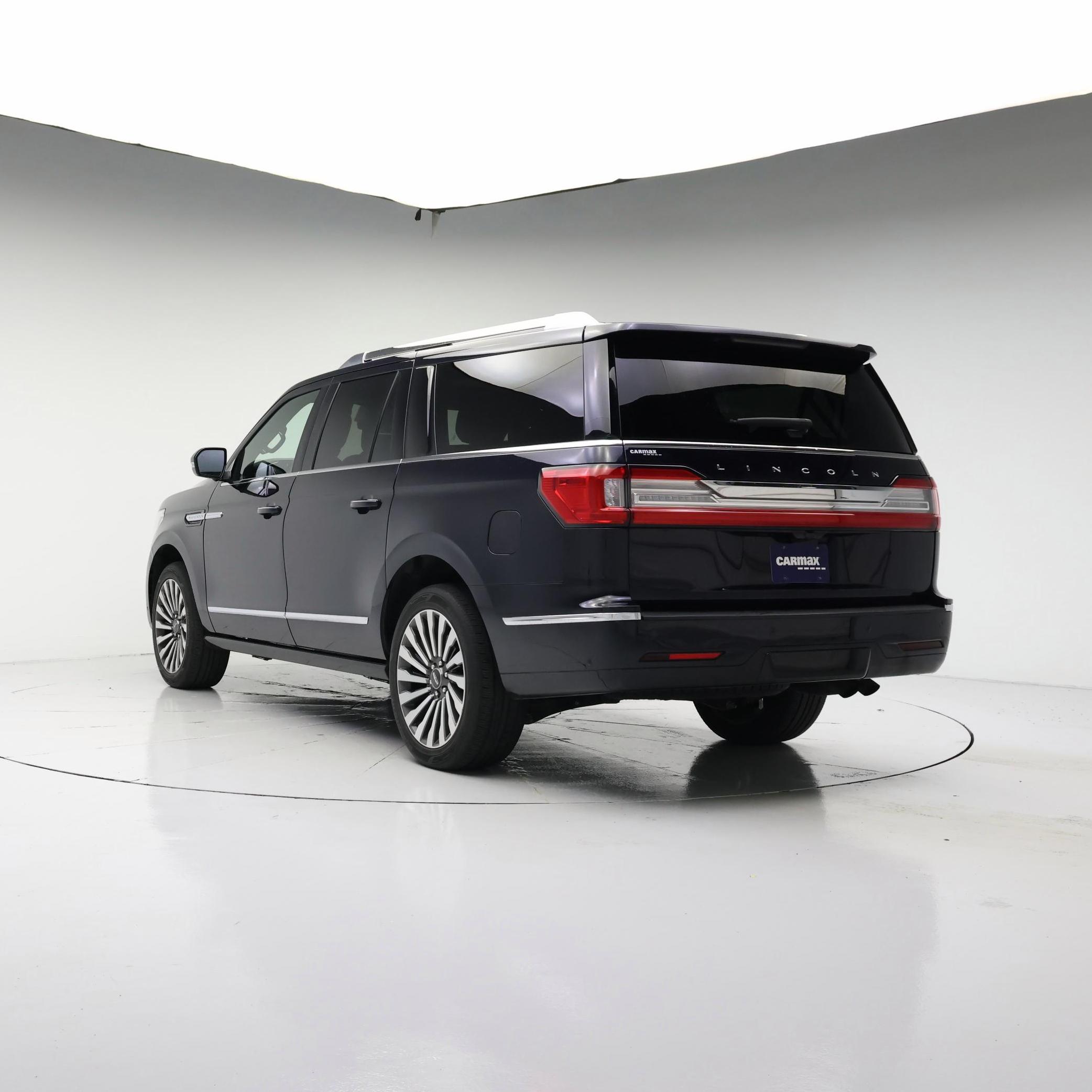 Thumbnail: 2021 Lincoln Navigator L - 2