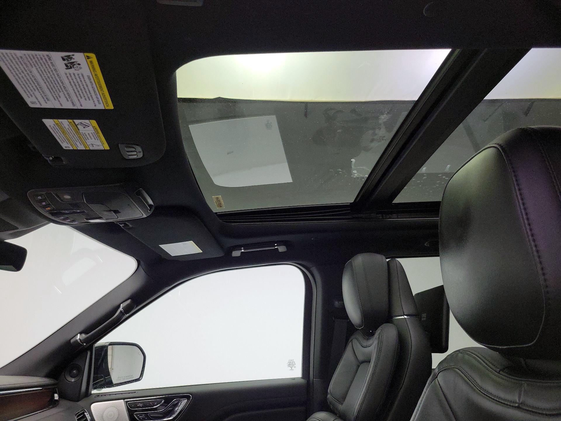 Thumbnail: 2021 Lincoln Navigator L - 20