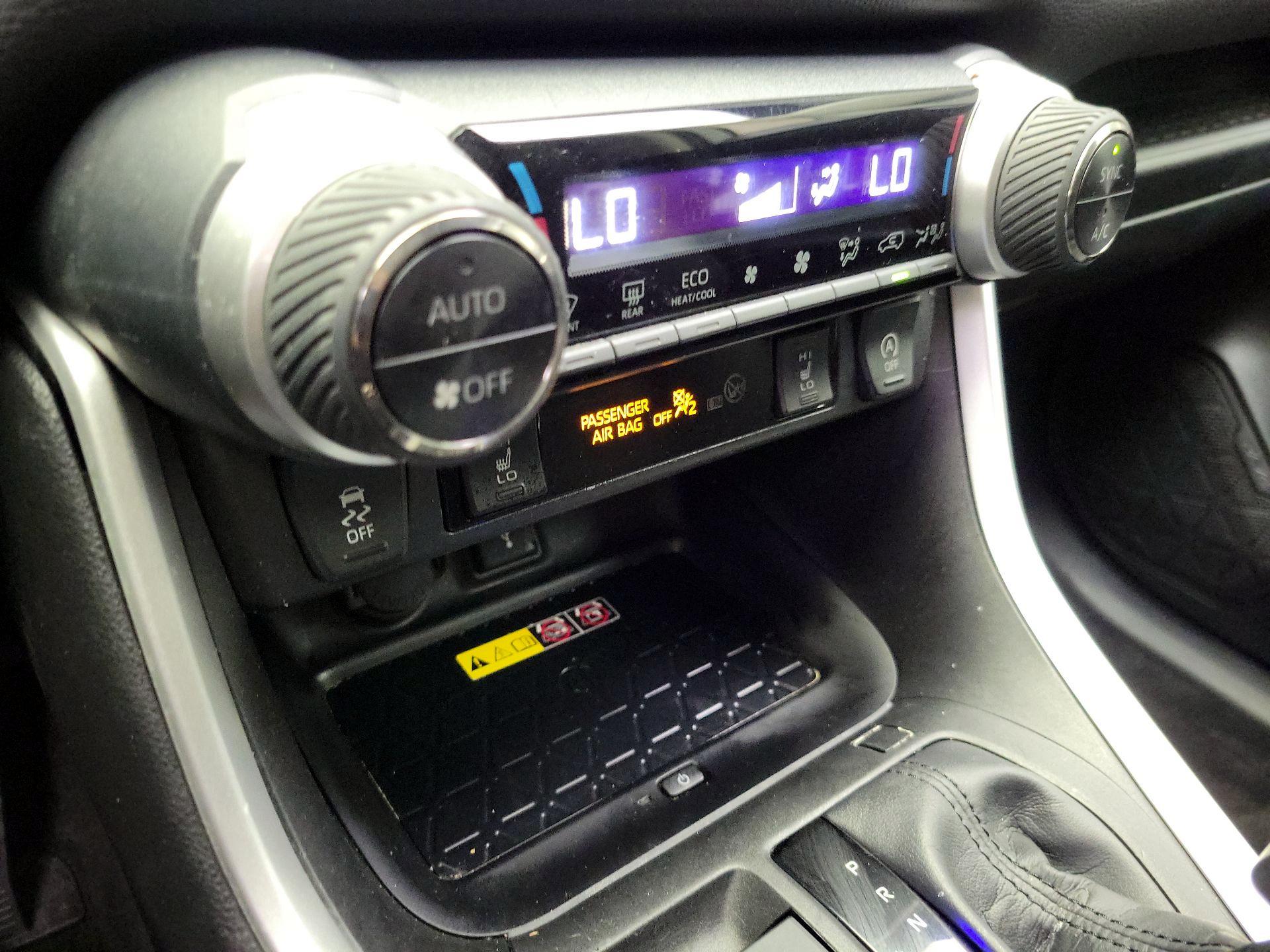 Thumbnail: 2022 Toyota RAV4 - 17