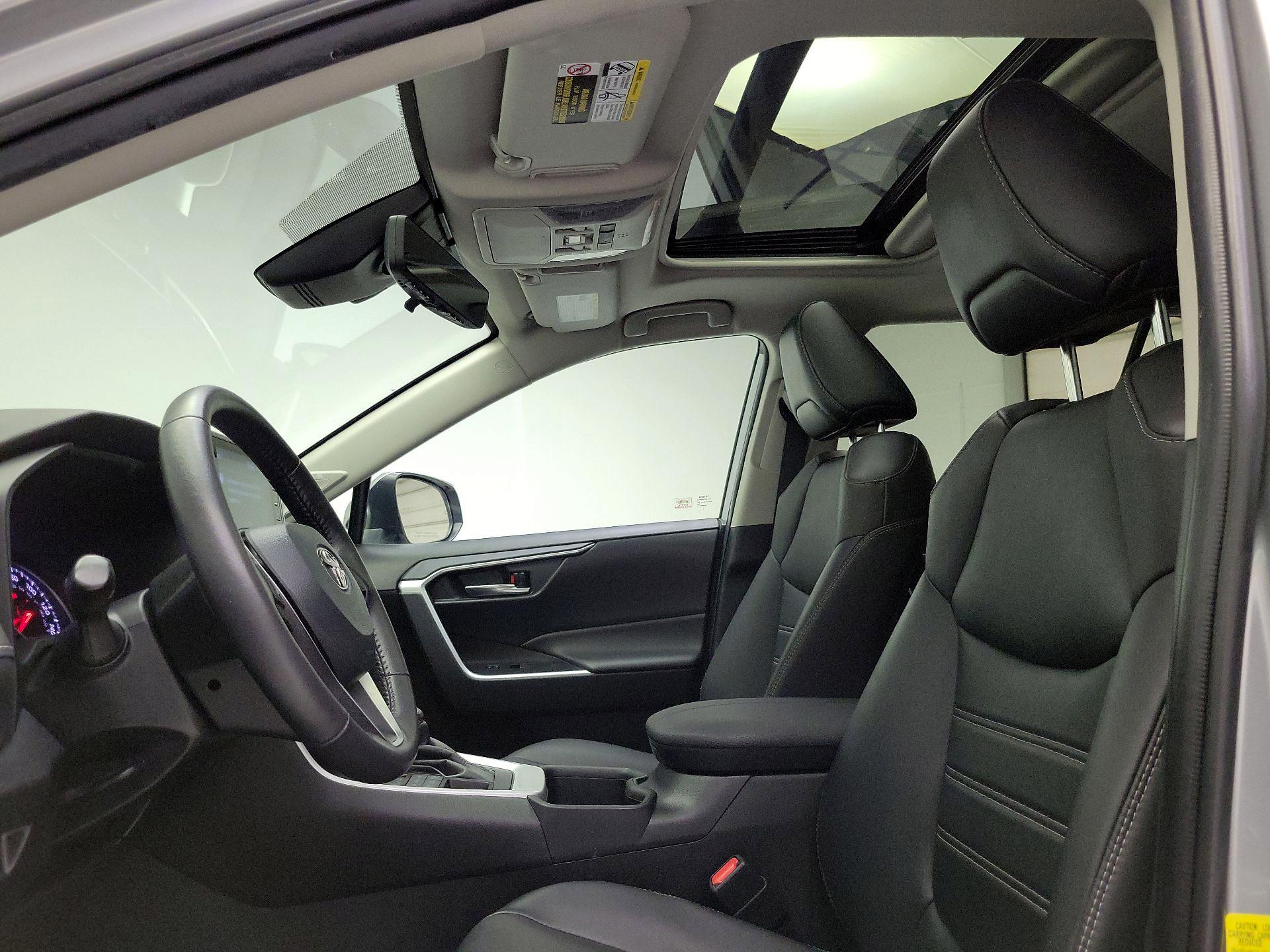 Thumbnail: 2022 Toyota RAV4 - 20