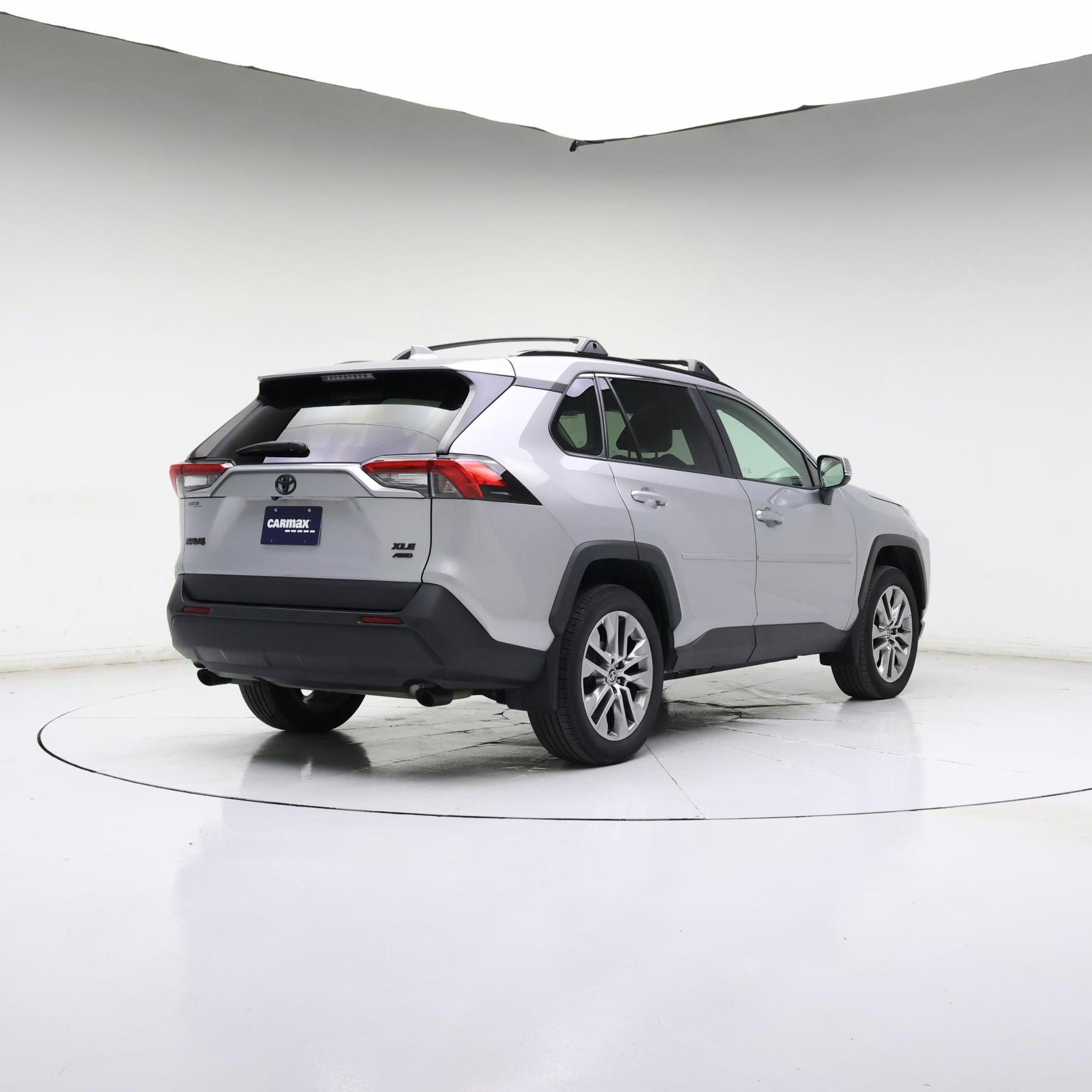 Thumbnail: 2022 Toyota RAV4 - 8