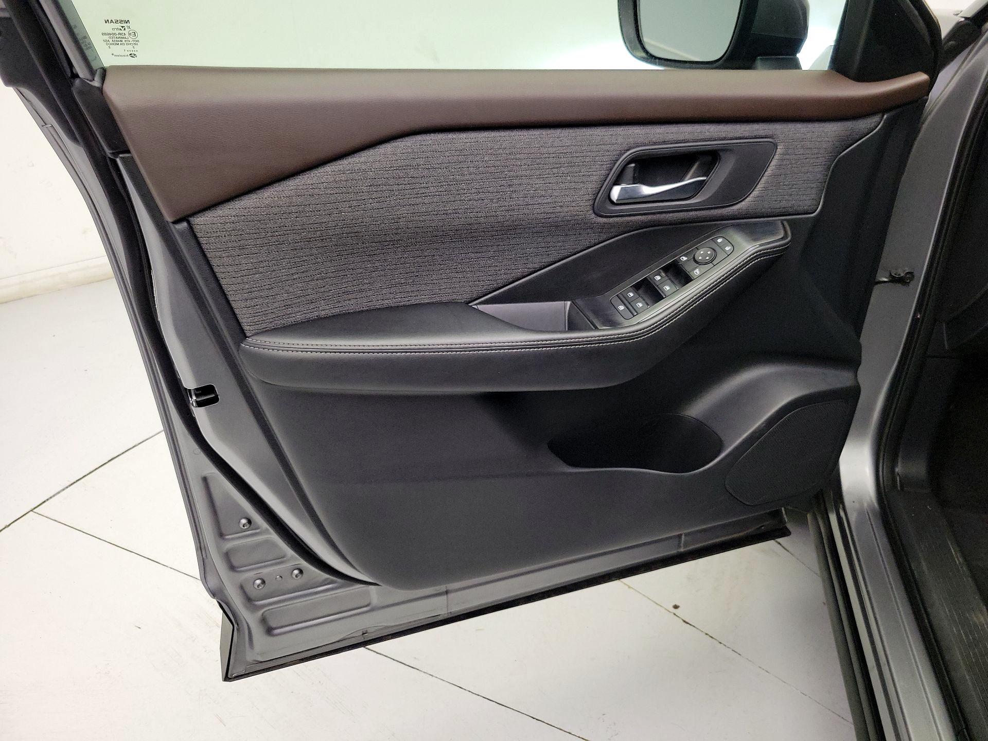 Thumbnail: 2021 Nissan Rogue - 12