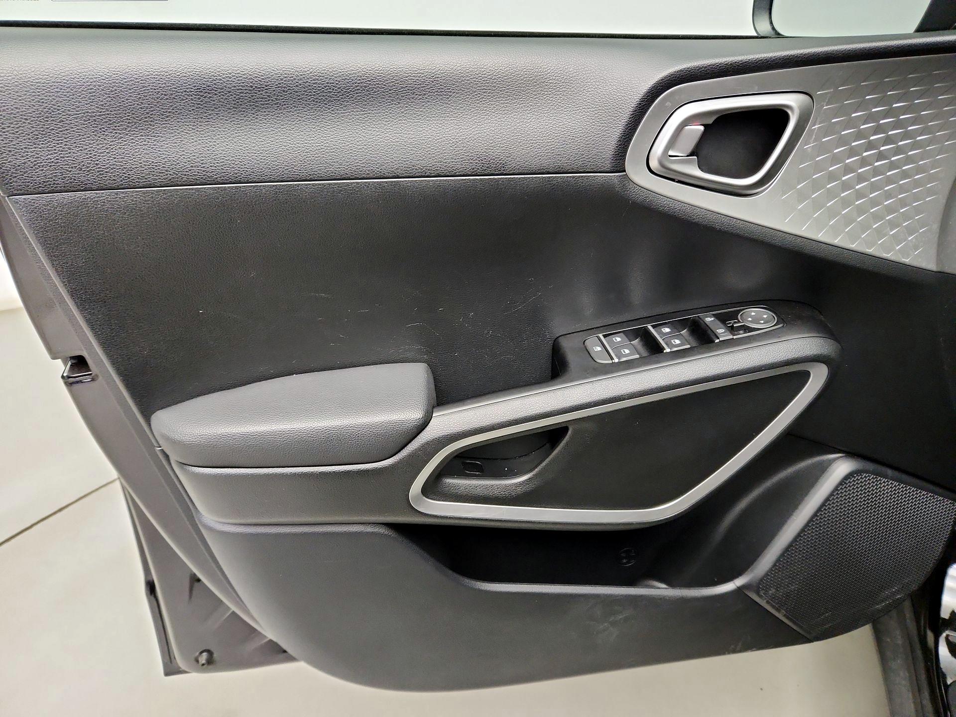 Thumbnail: 2025 Kia Soul - 12