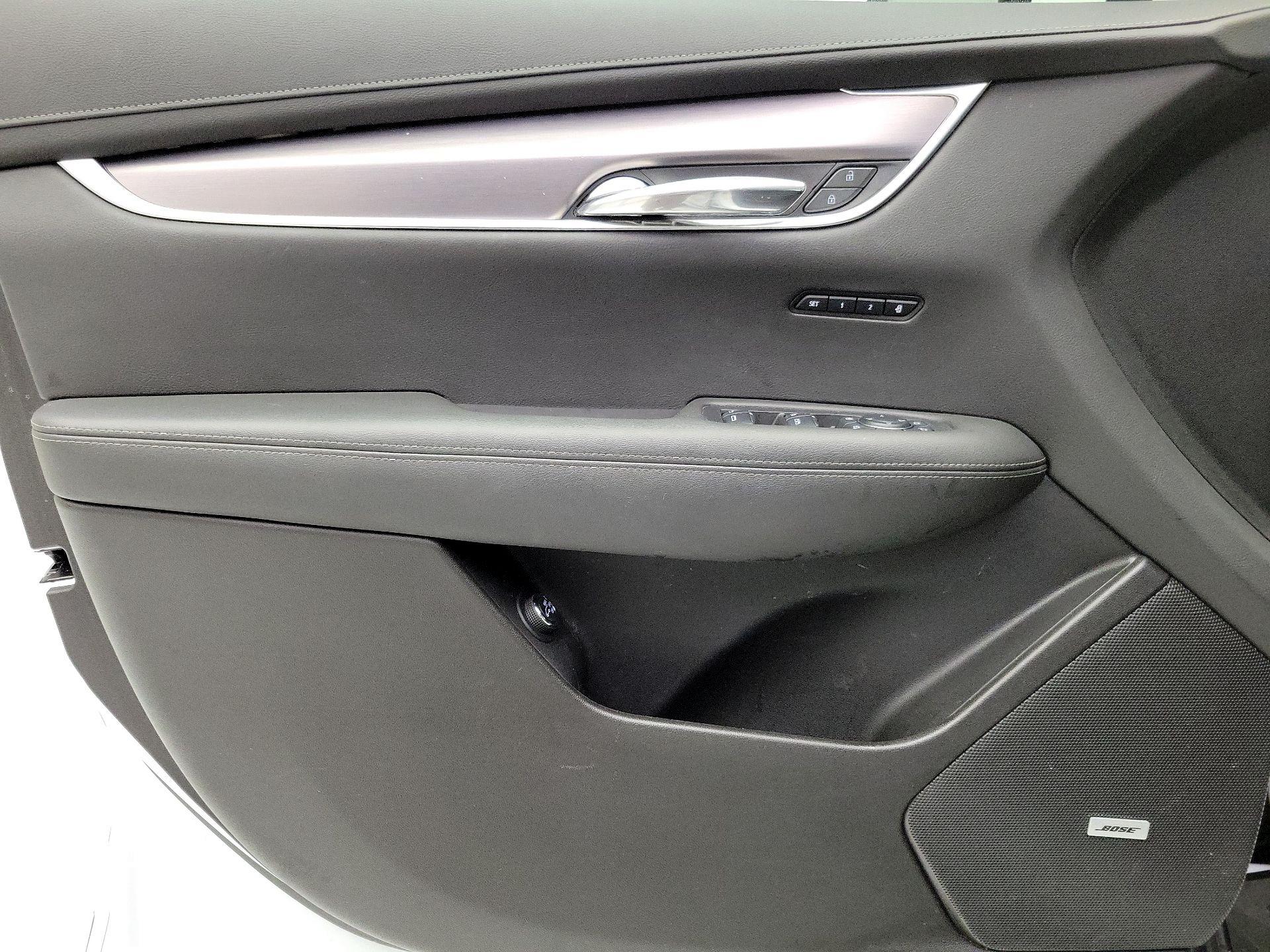 Thumbnail: 2024 Cadillac XT6 - 12