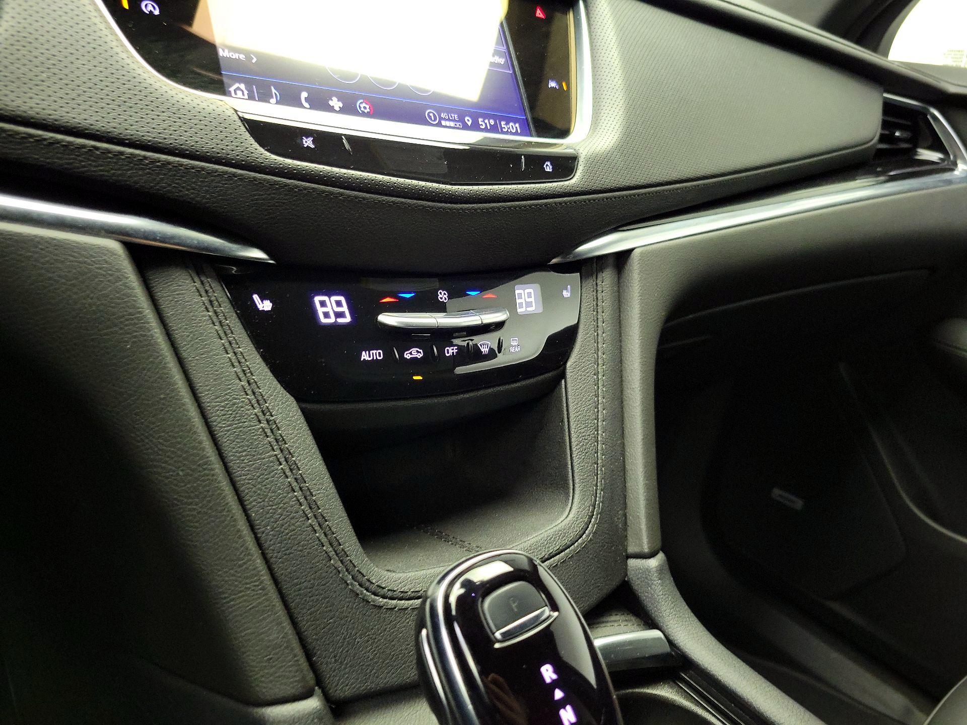 Thumbnail: 2024 Cadillac XT6 - 16